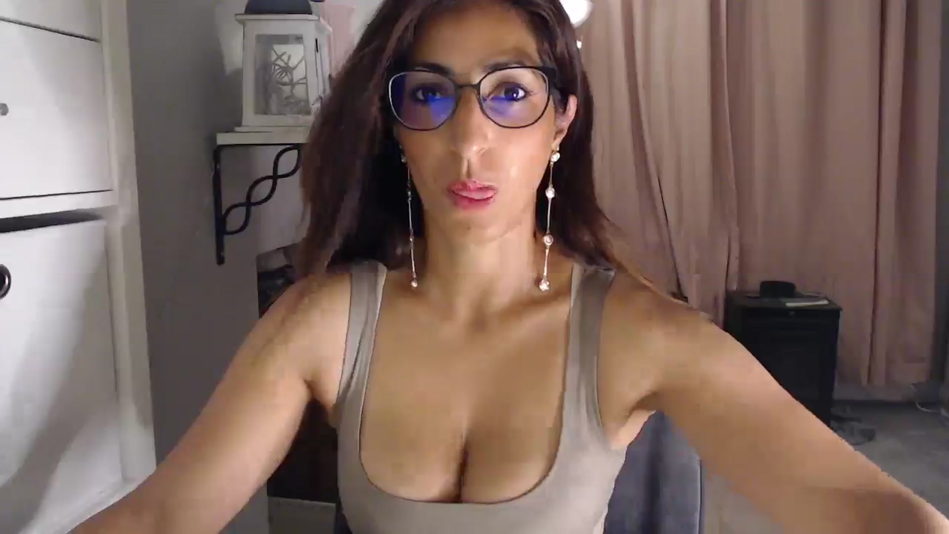 Gallery image thumbnail from PersianGirl's myfreecams stream on, 07/24/2025, 02:20 image 3 of 20