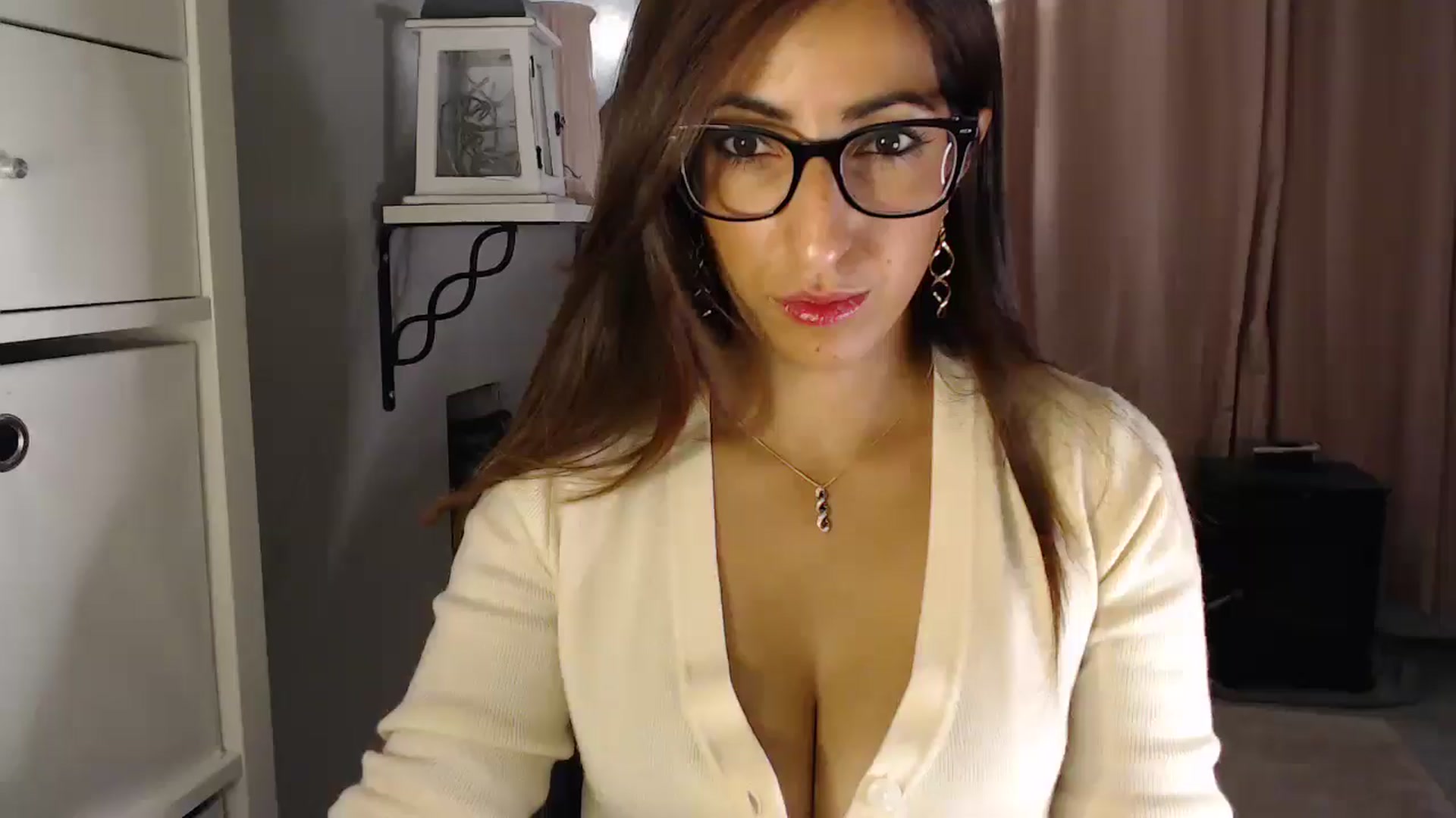 Gallery image thumbnail from PersianGirl's myfreecams stream on, 08/01/2025, 24:12 image 7 of 20