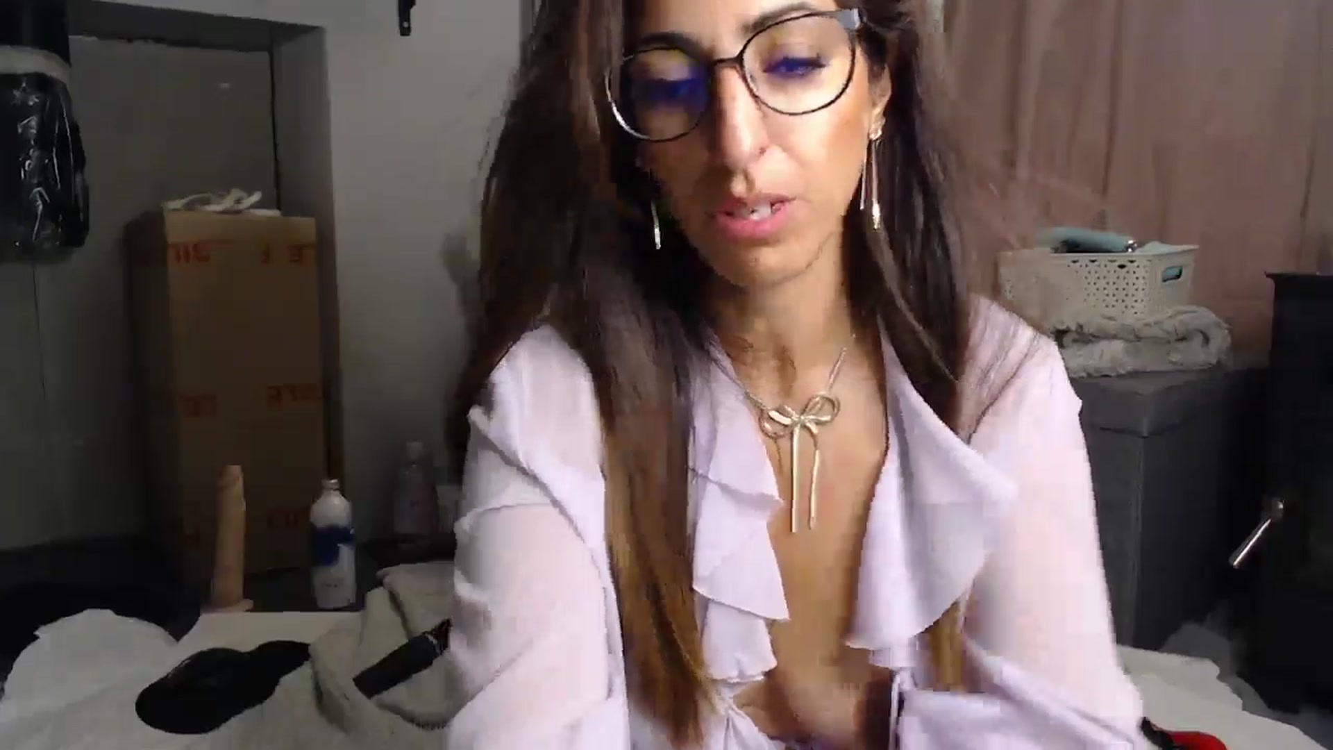 Gallery image thumbnail from PersianGirl's myfreecams stream on, 08/03/2025, 05:01 image 4 of 20