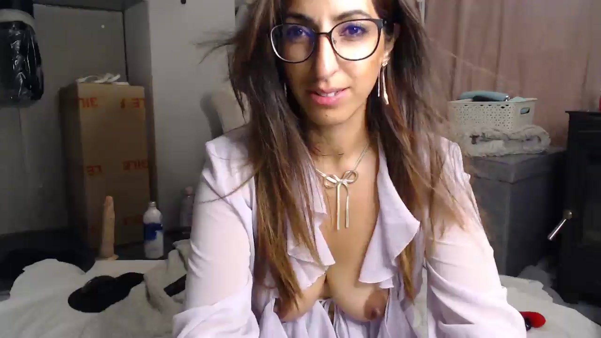 Gallery image thumbnail from PersianGirl's myfreecams stream on, 08/03/2025, 05:01 image 6 of 20