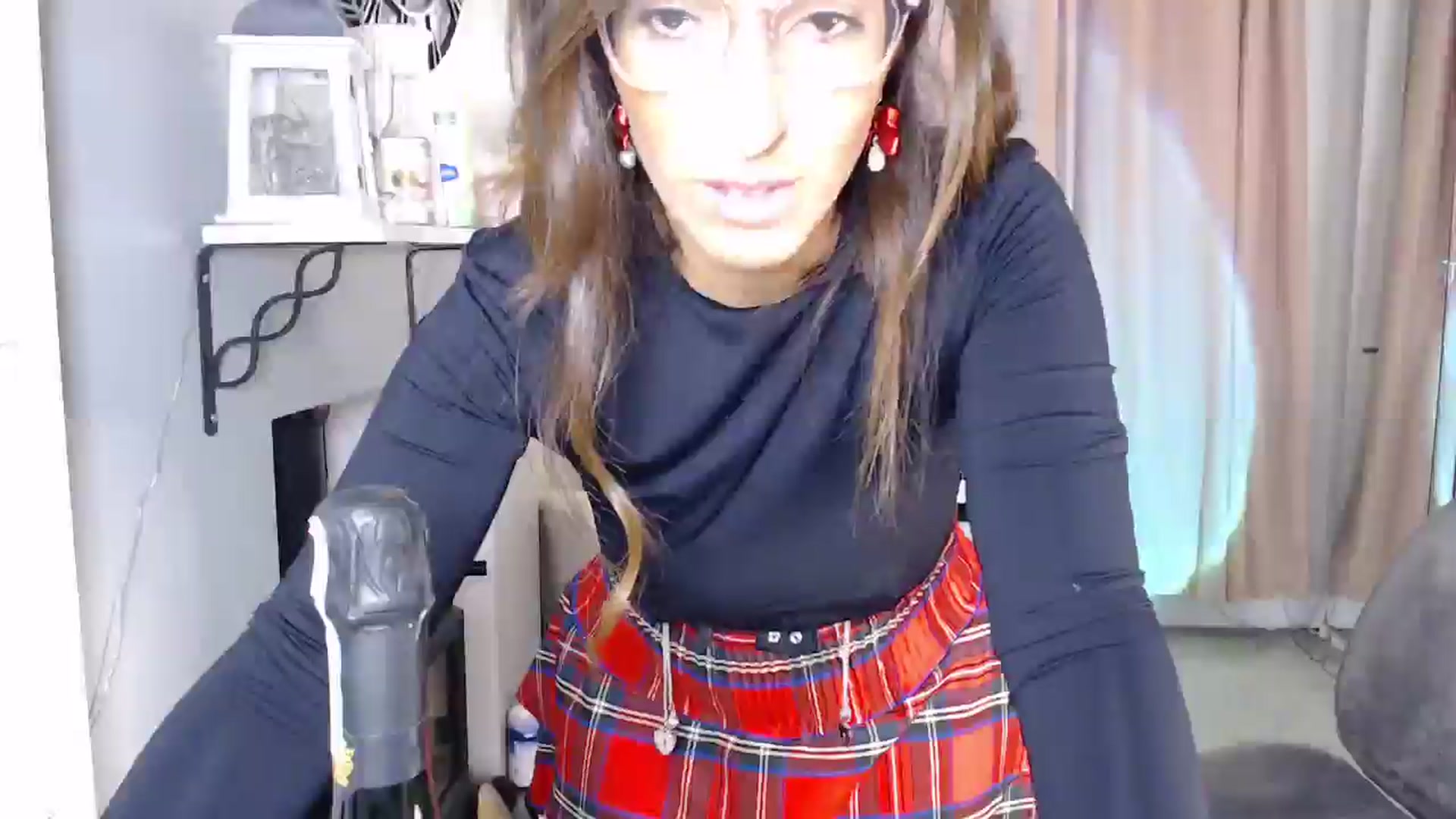 Gallery image thumbnail from PersianGirl's myfreecams stream on, 09/28/2025, 04:01 image 15 of 20