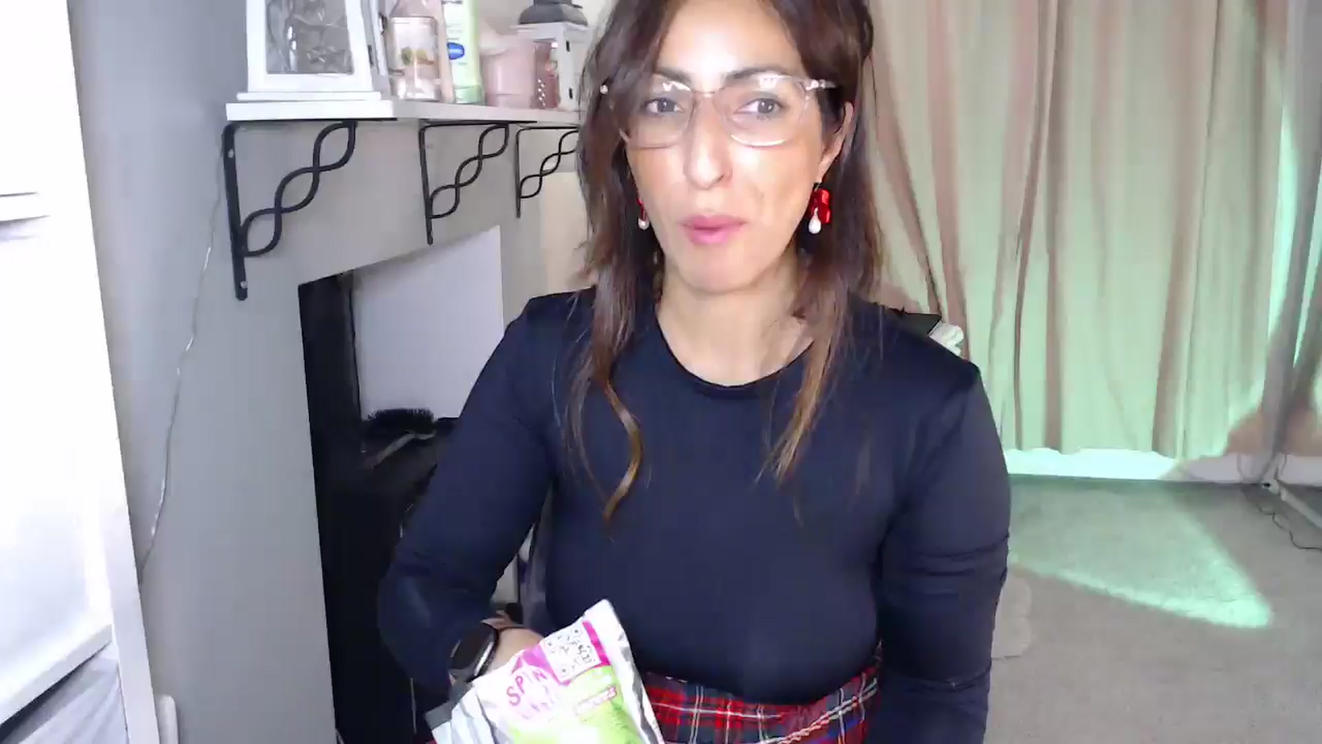 Gallery image thumbnail from PersianGirl's myfreecams stream on, 09/28/2025, 04:01 image 1 of 20