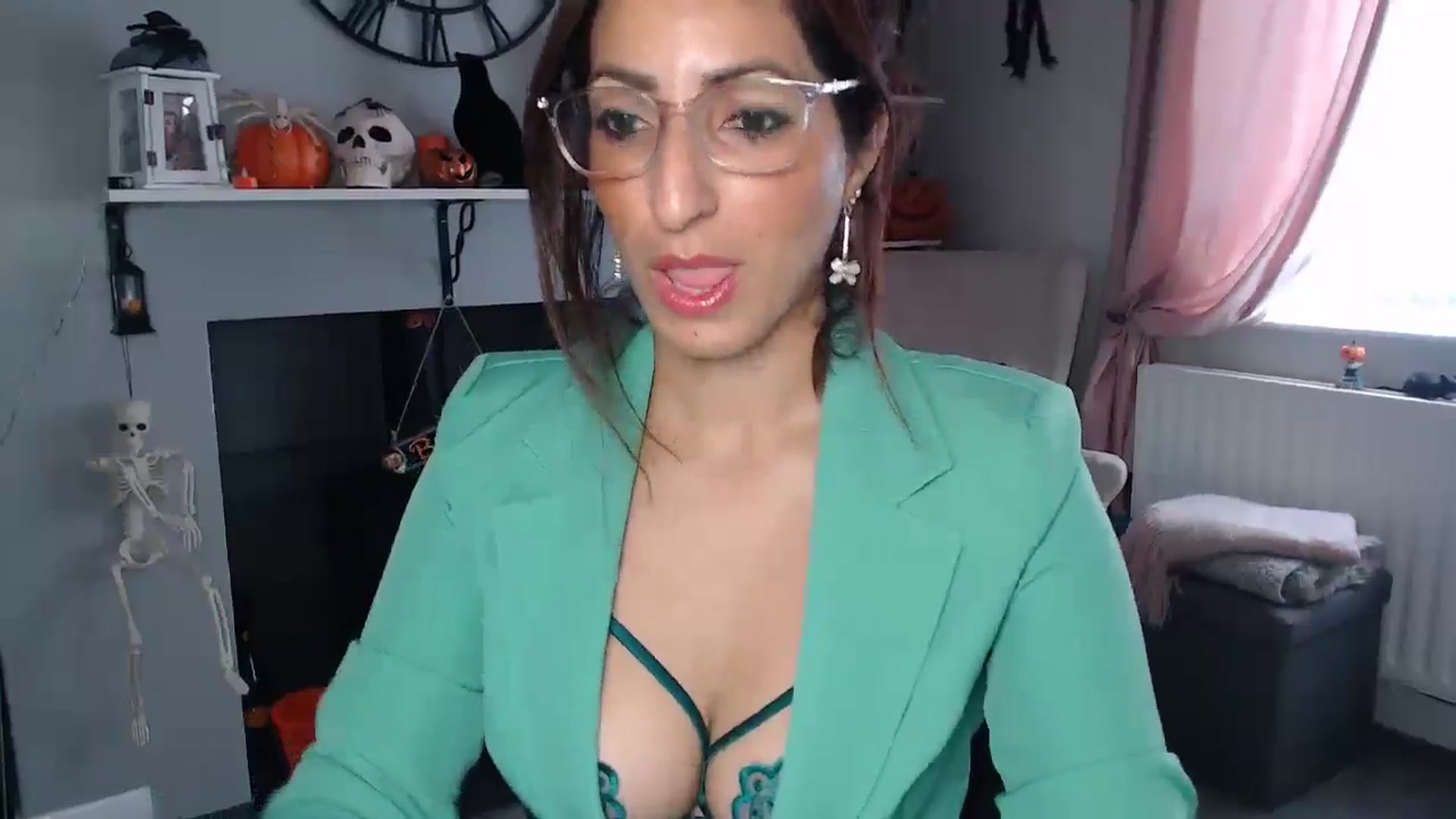 Gallery image thumbnail from PersianGirl's myfreecams stream on, 10/08/2025, 09:02 image 6 of 20