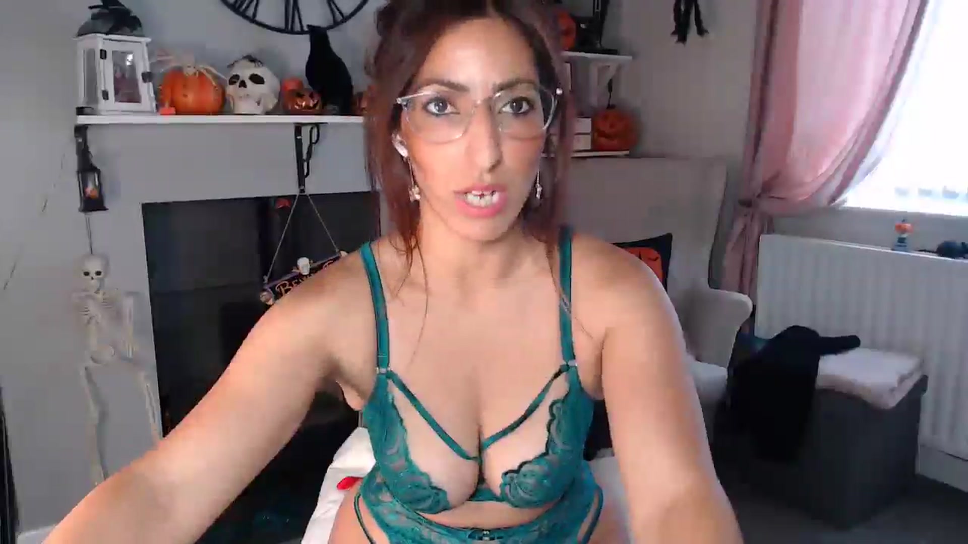 Gallery image thumbnail from PersianGirl's myfreecams stream on, 10/08/2025, 11:54 image 14 of 20