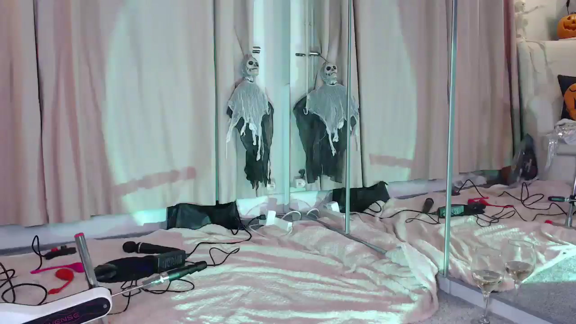 Gallery image thumbnail from PersianGirl's myfreecams stream on, 10/18/2025, 06:56 image 13 of 20