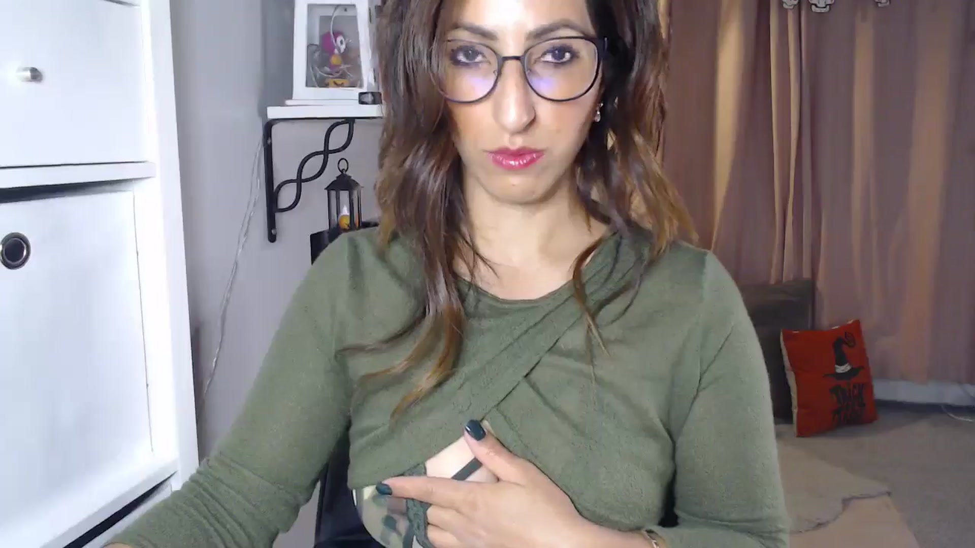Gallery image thumbnail from PersianGirl's myfreecams stream on, 10/26/2025, 03:42 image 4 of 20