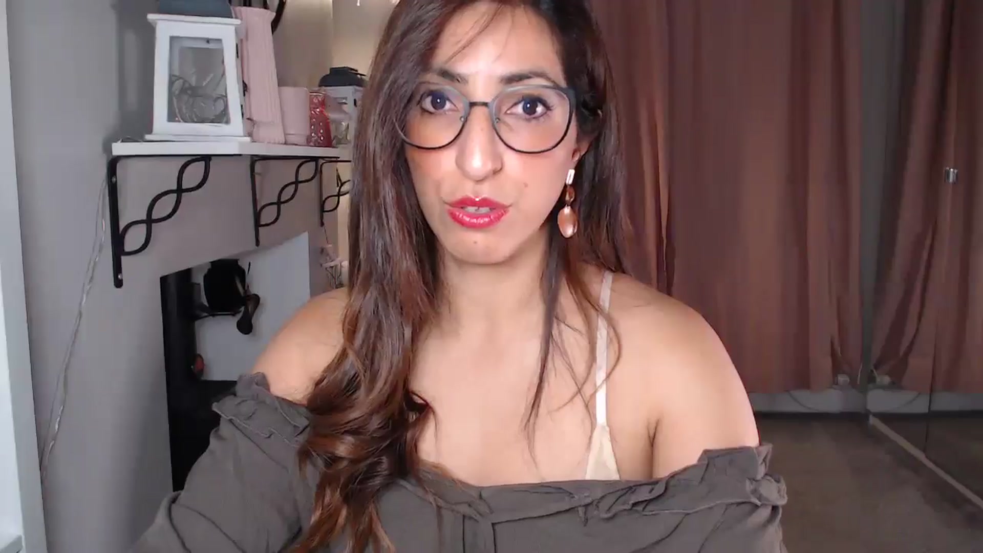 Gallery image thumbnail from PersianGirl's myfreecams stream on, 11/21/2025, 05:37 image 2 of 20