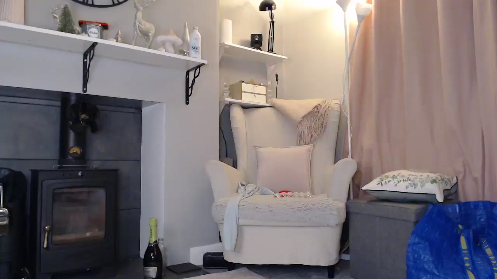 Gallery image thumbnail from PersianGirl's myfreecams stream on, 01/09/2026, 05:53 image 12 of 20