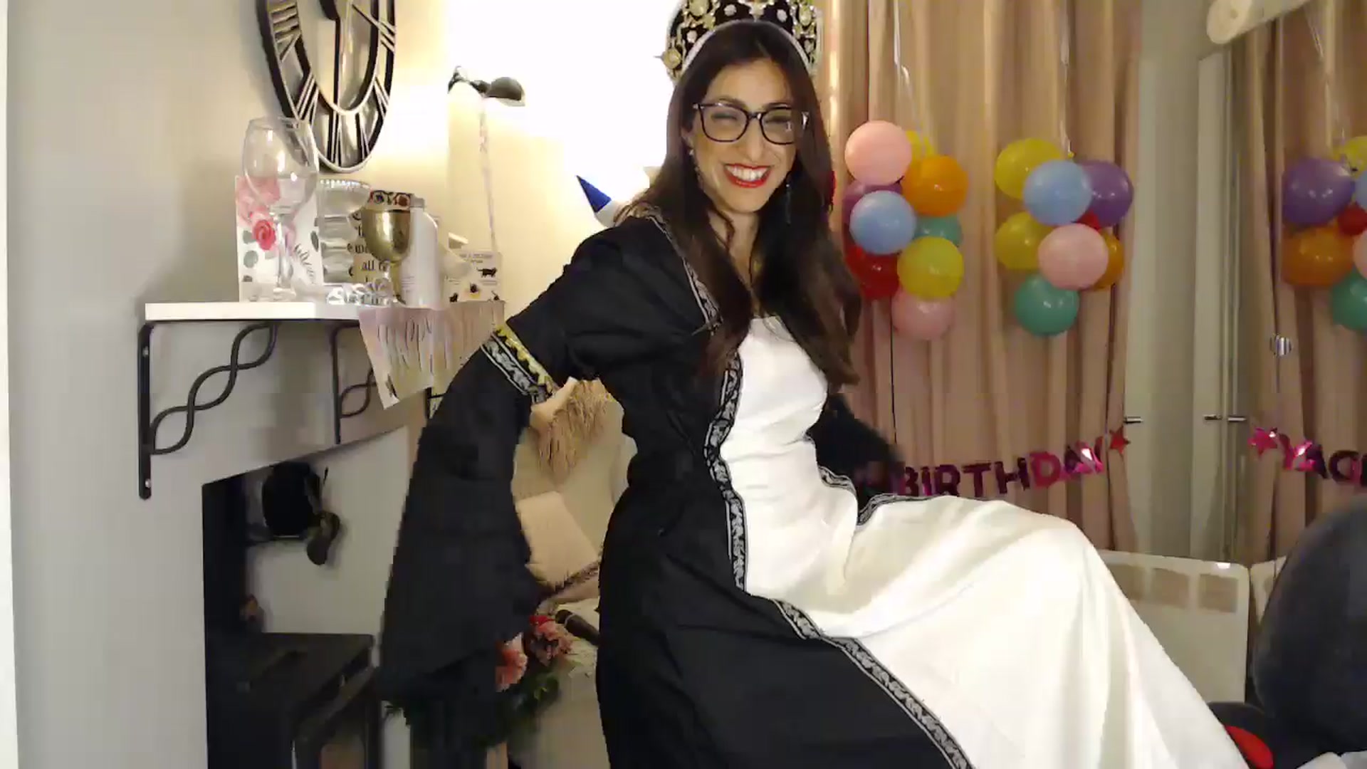 Gallery image thumbnail from PersianGirl's myfreecams stream on, 01/10/2026, 07:33 image 13 of 20