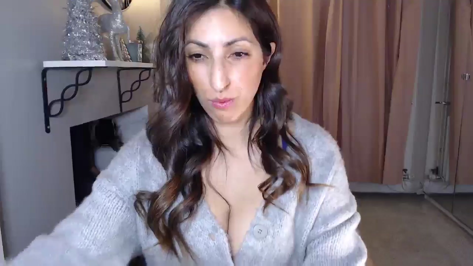 Gallery image thumbnail from PersianGirl's myfreecams stream on, 01/15/2026, 04:43 image 3 of 20