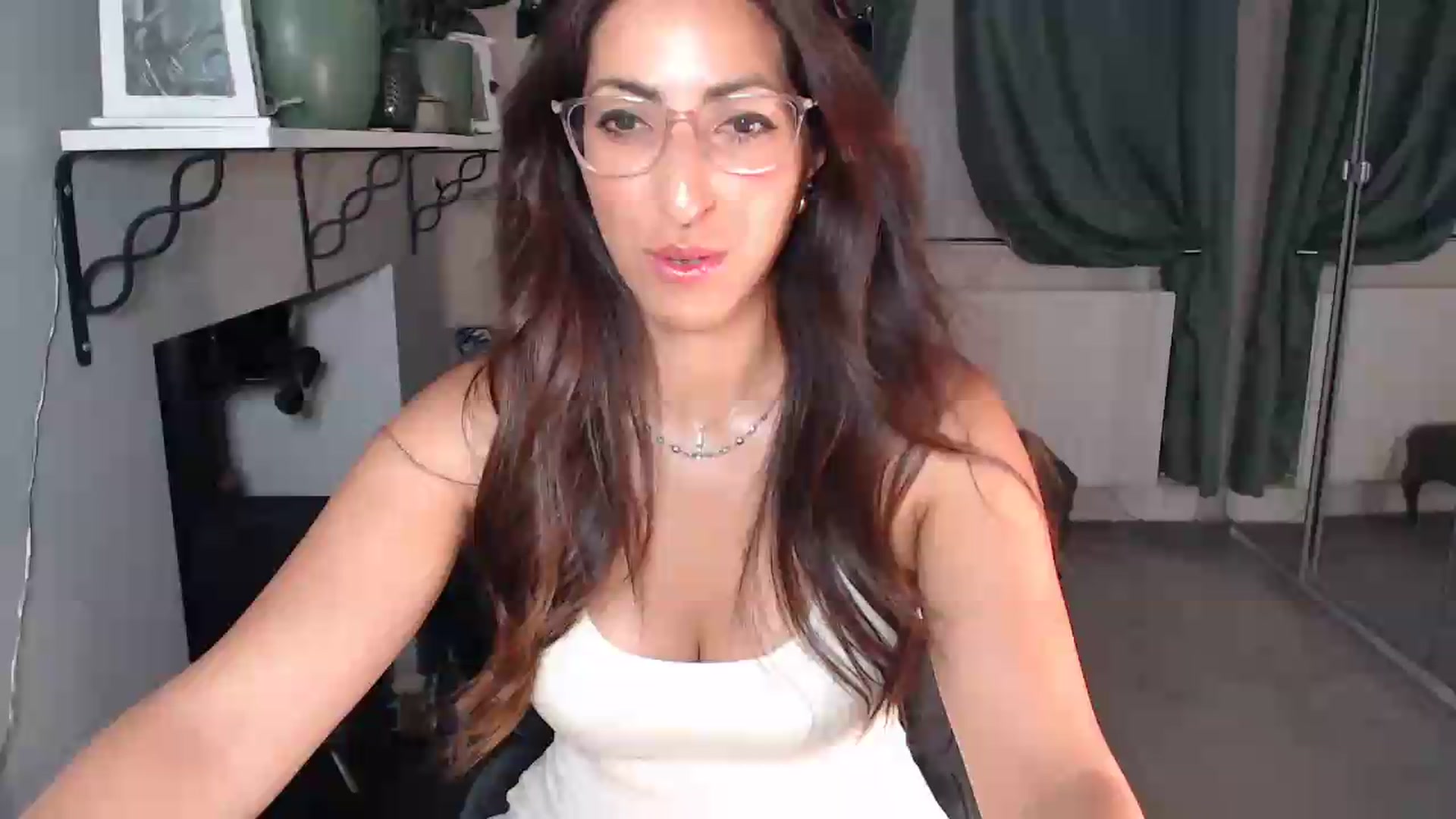 Gallery image thumbnail from PersianGirl's myfreecams stream on, 07/04/2026, 02:29 image 1 of 20