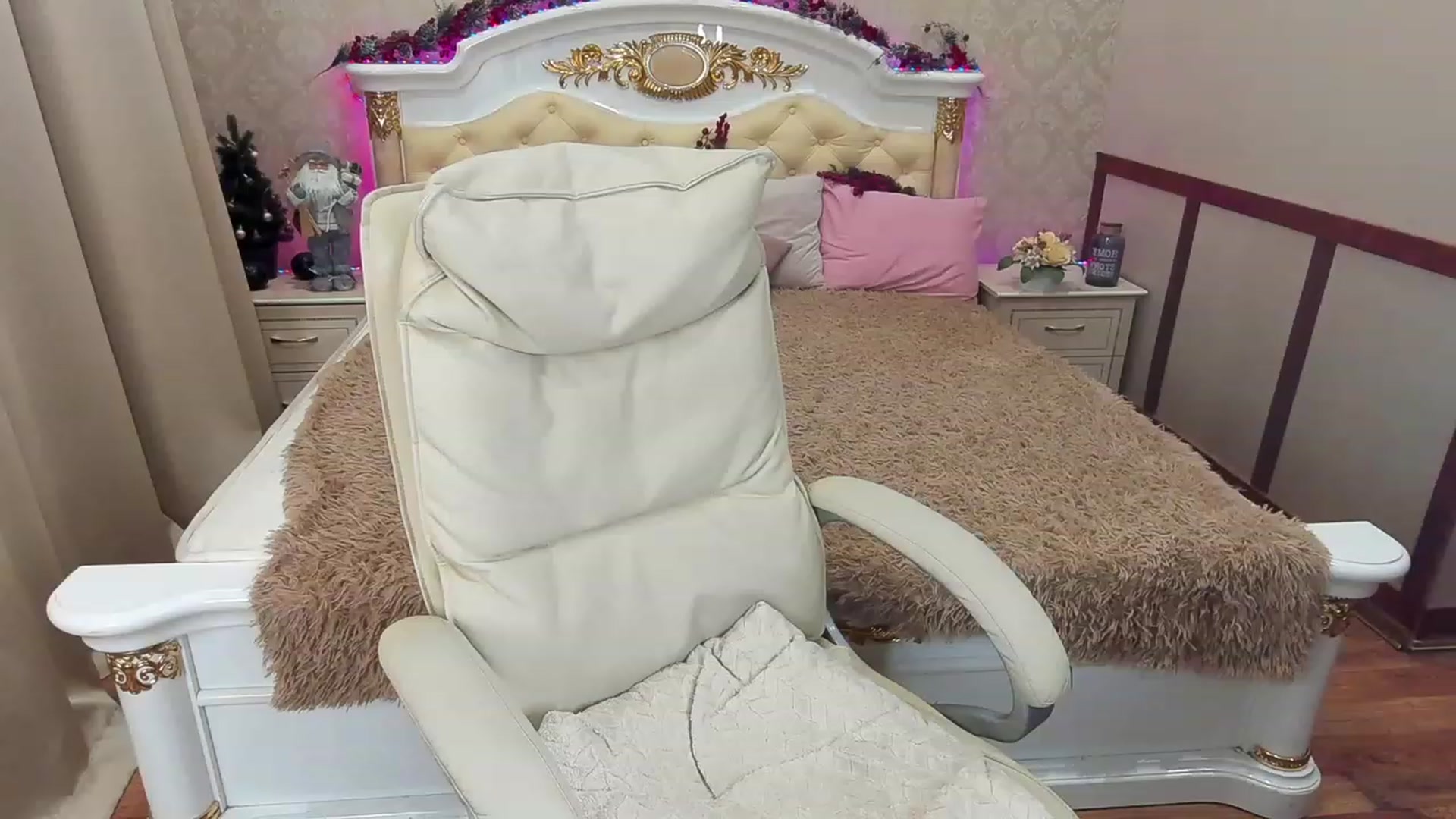 Gallery image thumbnail from PersikCute's myfreecams stream on, 01/20/2024, 12:04 image 15 of 20