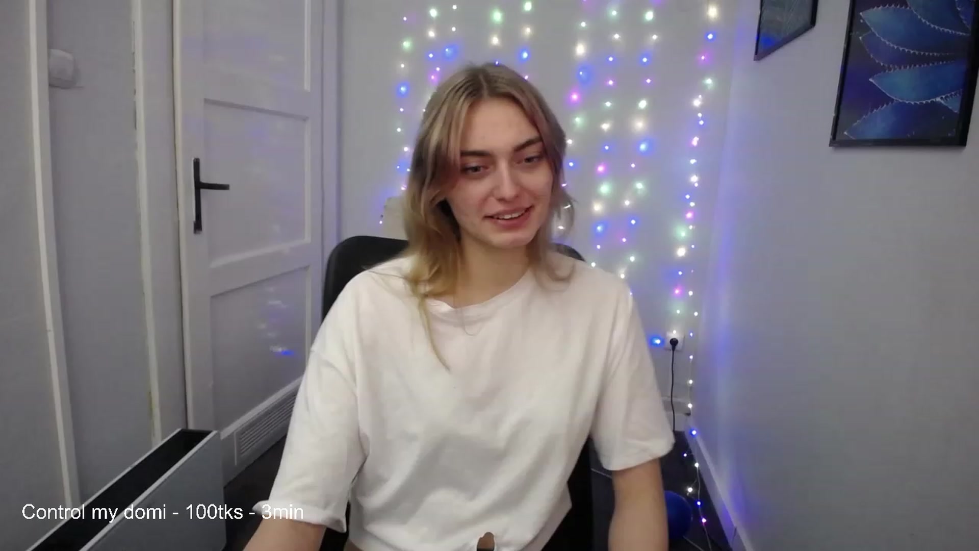 Gallery image thumbnail from PersonYouNeed's myfreecams stream on, 03/10/2023, 16:15 image 18 of 20