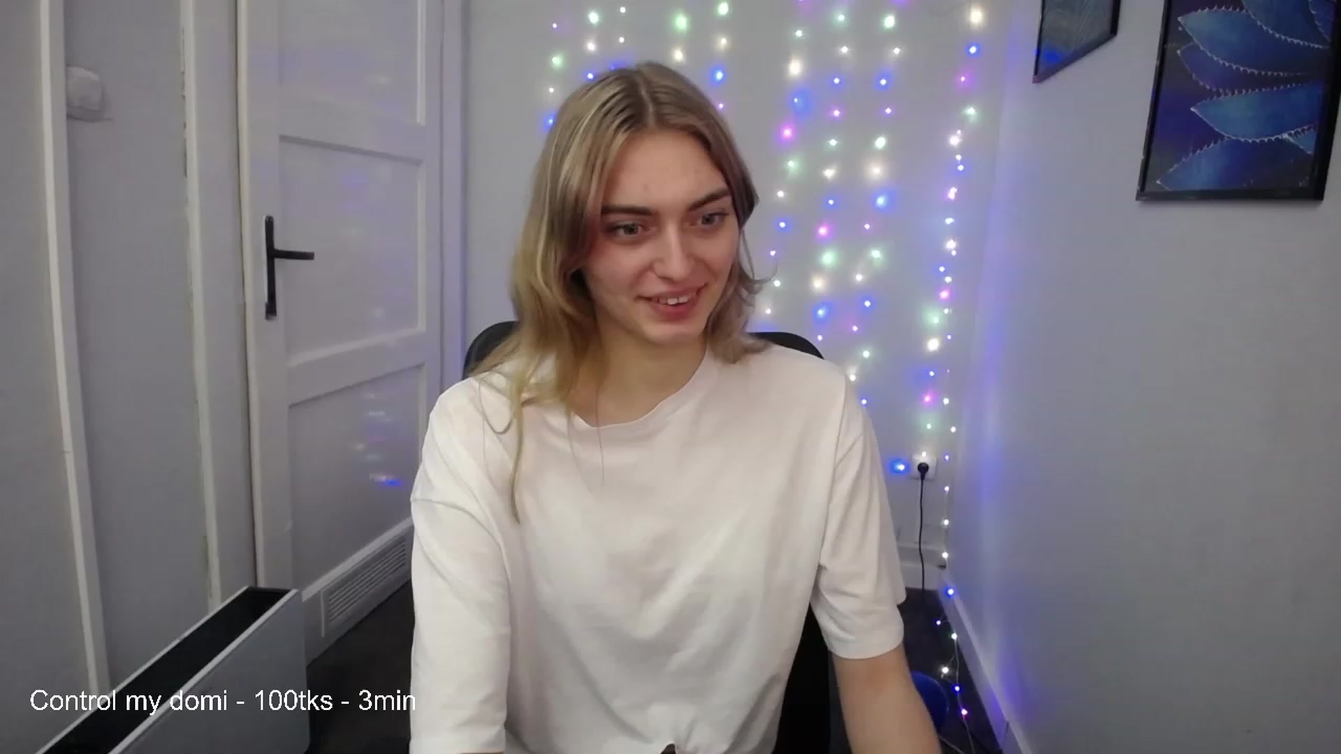 Gallery image thumbnail from PersonYouNeed's myfreecams stream on, 03/10/2023, 16:15 image 8 of 20