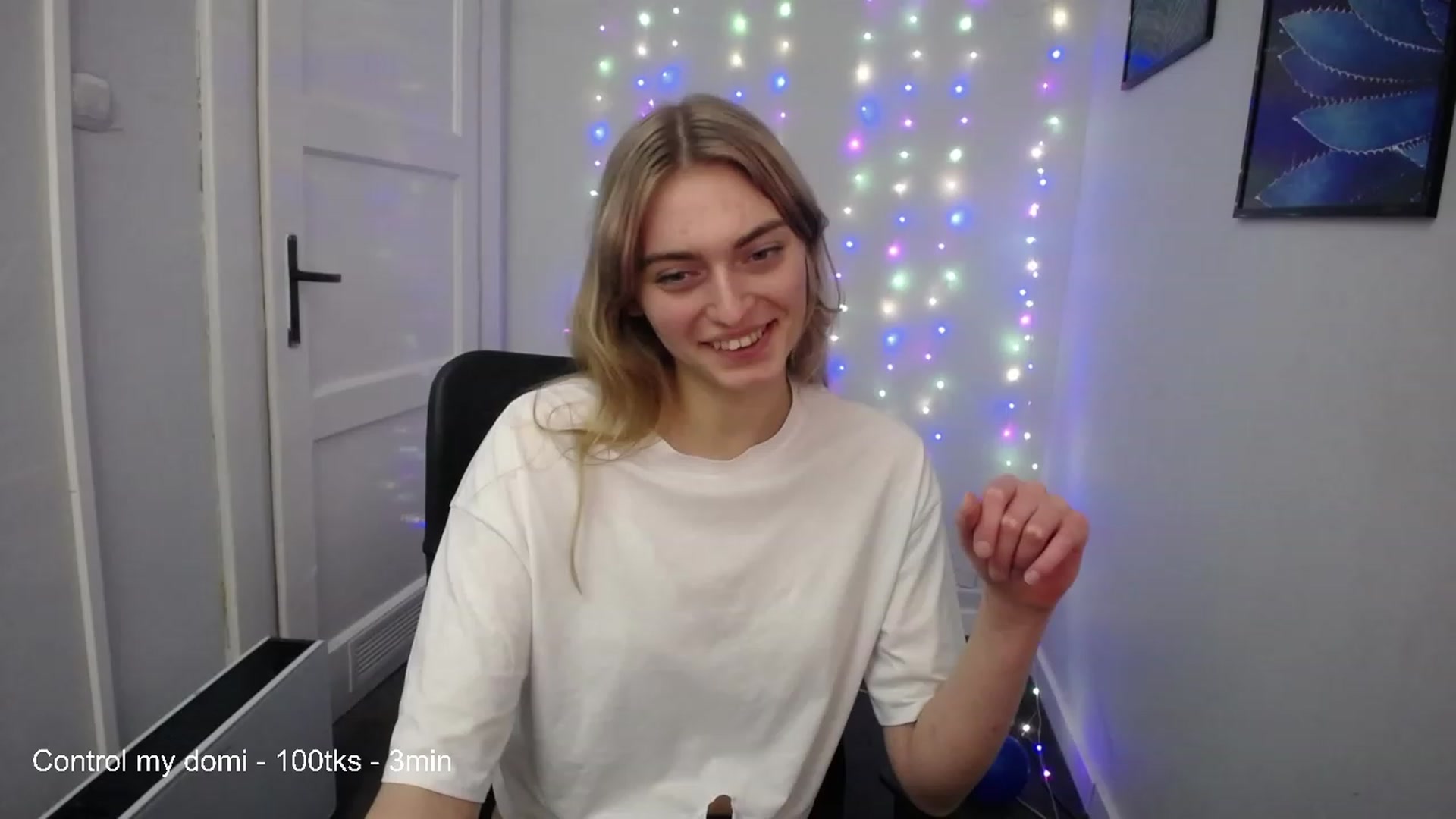 Gallery image thumbnail from PersonYouNeed's myfreecams stream on, 03/10/2023, 16:15 image 3 of 20