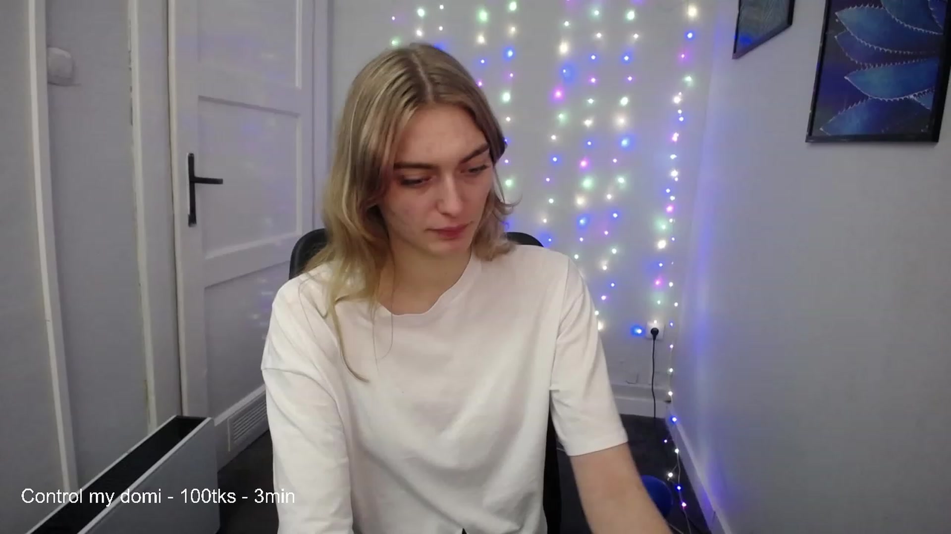 Gallery image thumbnail from PersonYouNeed's myfreecams stream on, 03/10/2023, 16:15 image 6 of 20