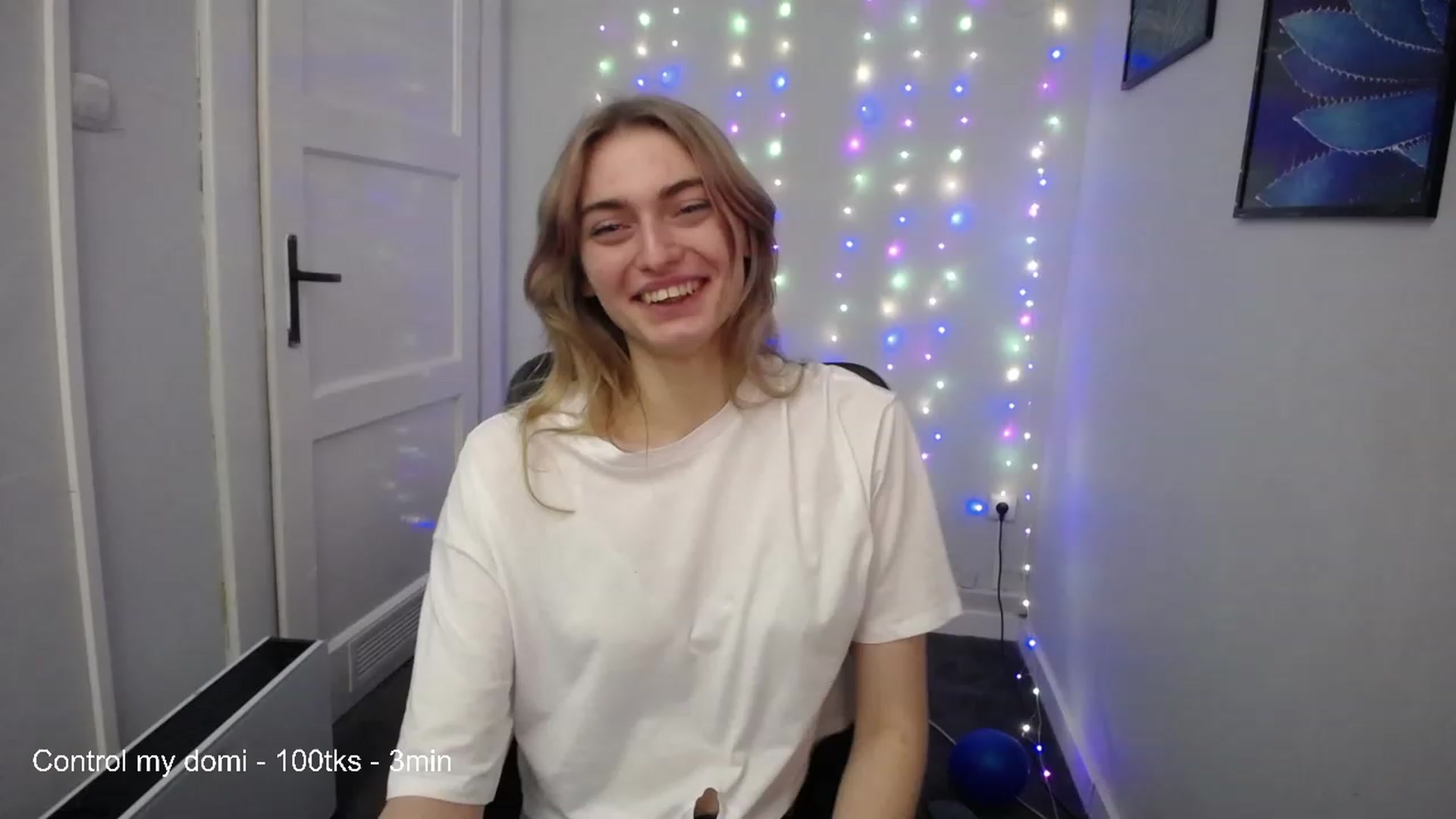 Gallery image thumbnail from PersonYouNeed's myfreecams stream on, 03/10/2023, 16:15 image 15 of 20