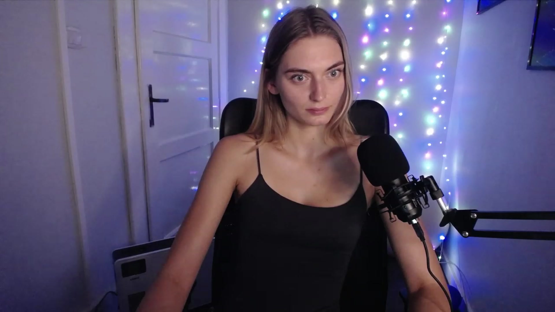 Gallery image thumbnail from PersonYouNeed's myfreecams stream on, 08/29/2023, 13:05 image 8 of 20
