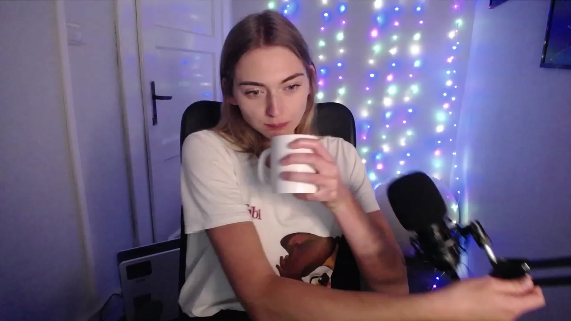 Gallery image thumbnail from PersonYouNeed's myfreecams stream on, 08/31/2023, 13:10 image 6 of 20