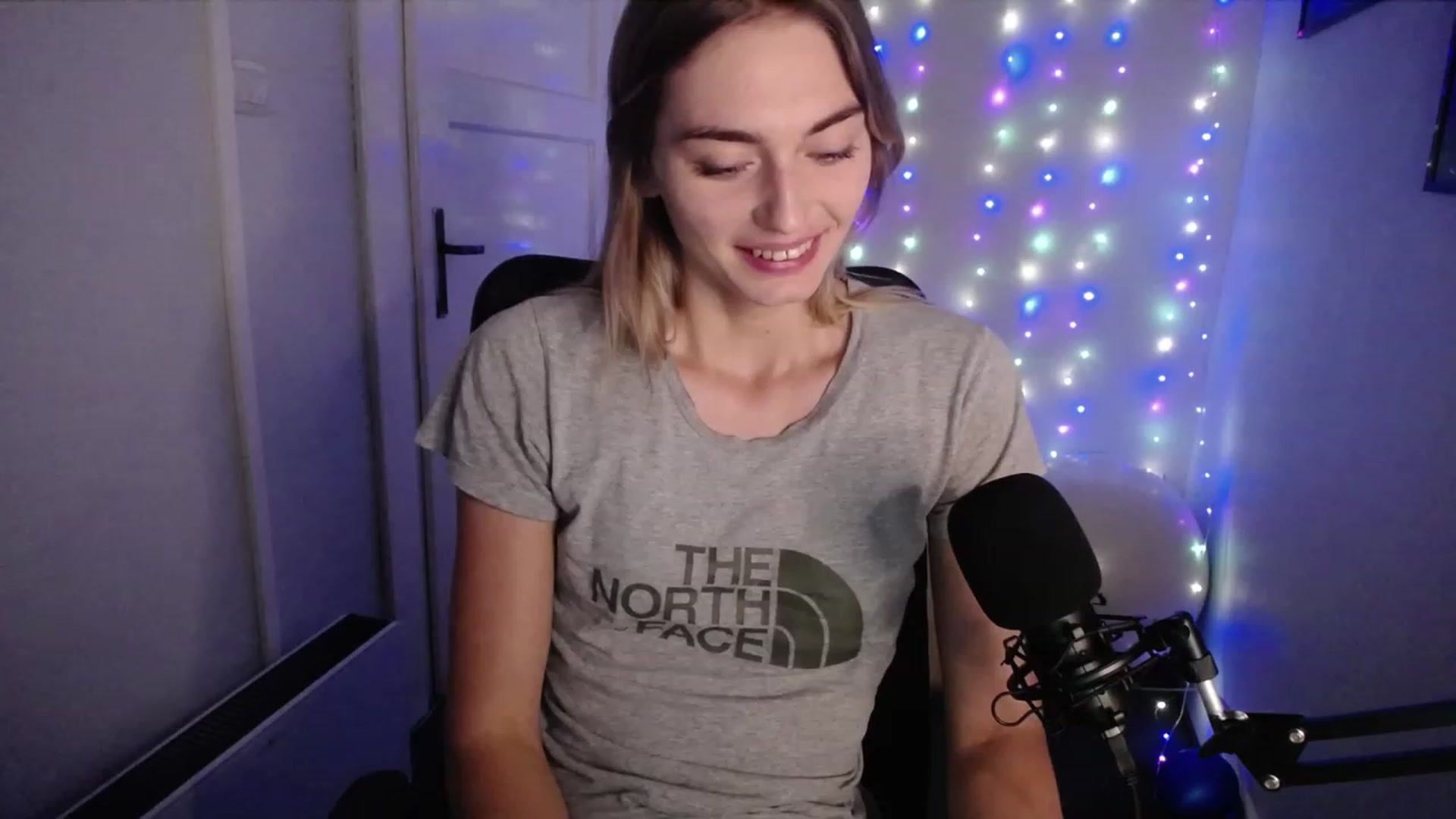 Gallery image thumbnail from PersonYouNeed's myfreecams stream on, 09/18/2023, 11:55 image 5 of 20