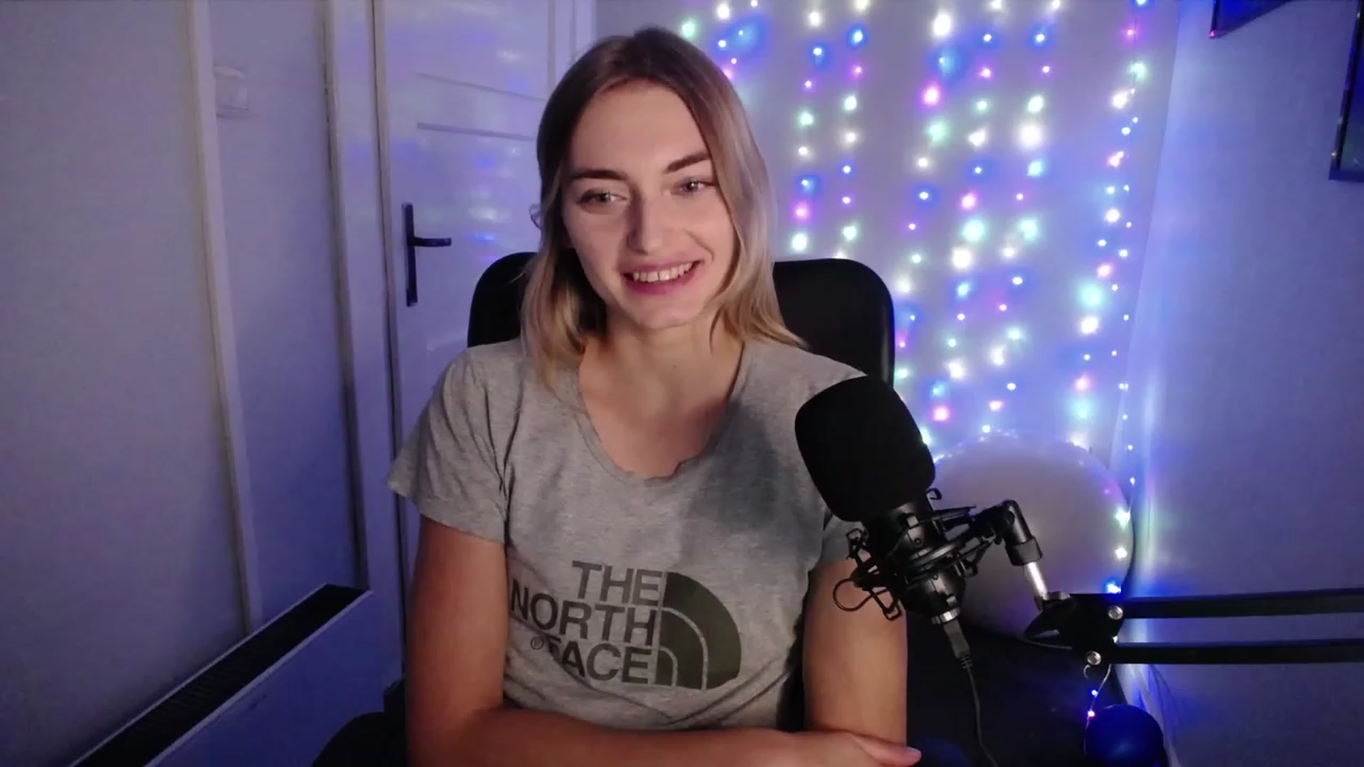 Gallery image thumbnail from PersonYouNeed's myfreecams stream on, 09/18/2023, 11:55 image 2 of 20