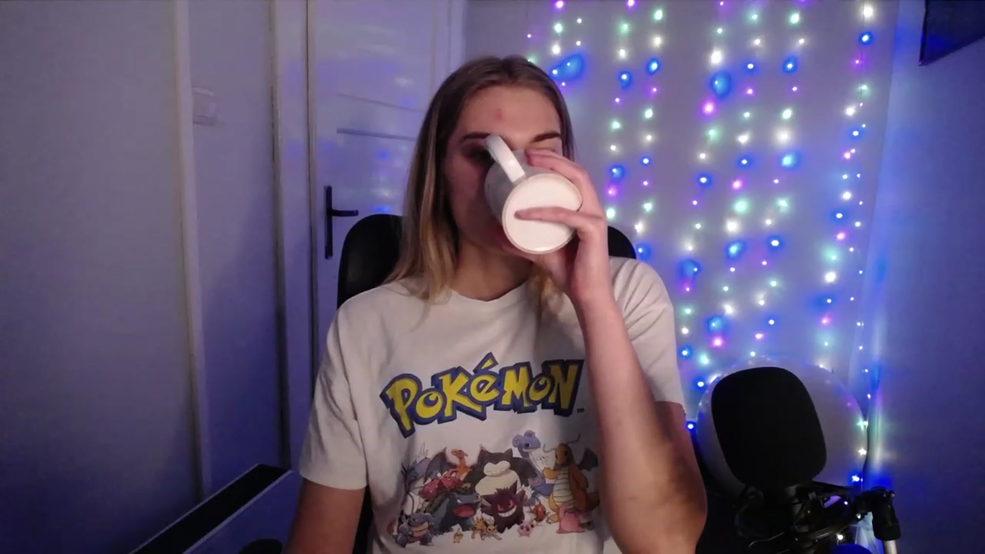 Gallery image thumbnail from PersonYouNeed's myfreecams stream on, 09/28/2023, 12:38 image 9 of 20