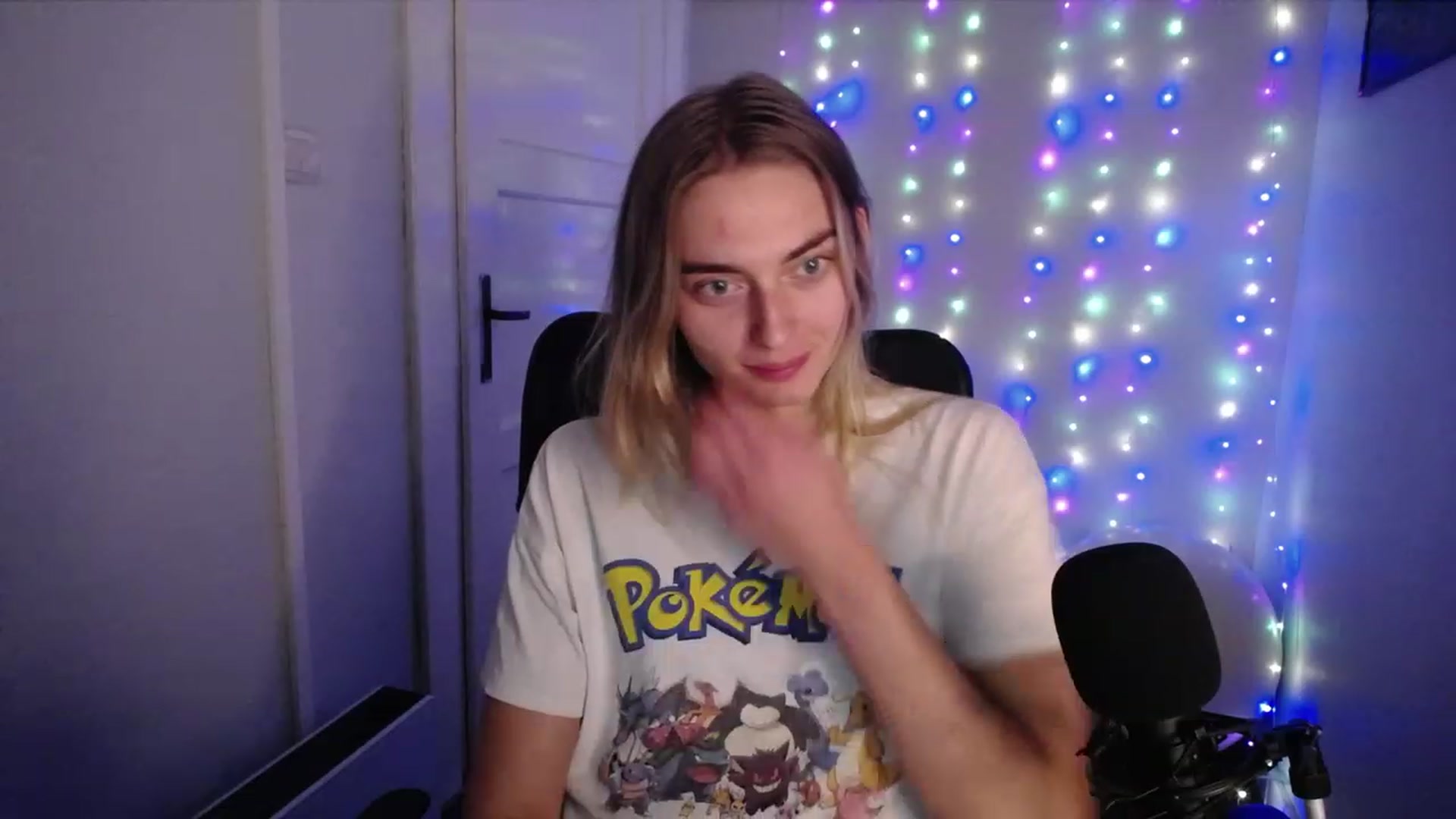 Gallery image thumbnail from PersonYouNeed's myfreecams stream on, 09/28/2023, 12:38 image 12 of 20