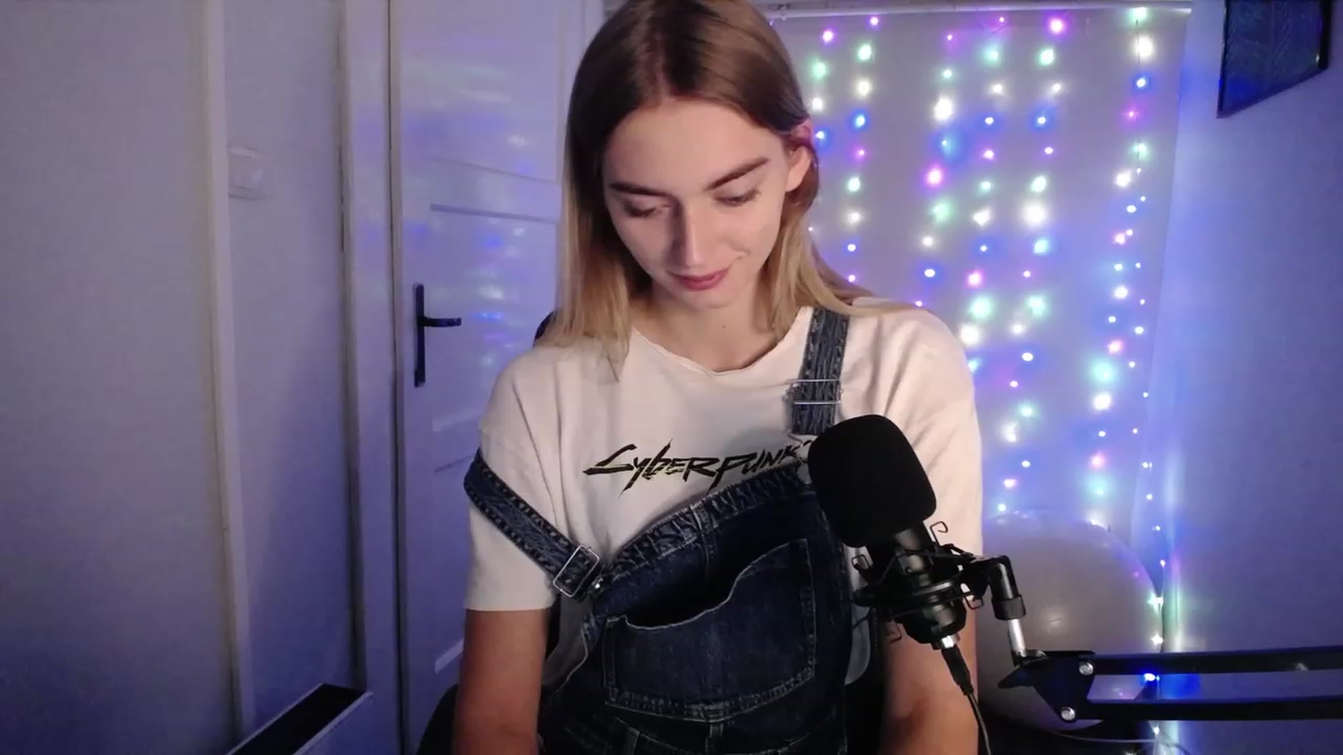 Gallery image thumbnail from PersonYouNeed's myfreecams stream on, 10/06/2023, 13:04 image 13 of 20