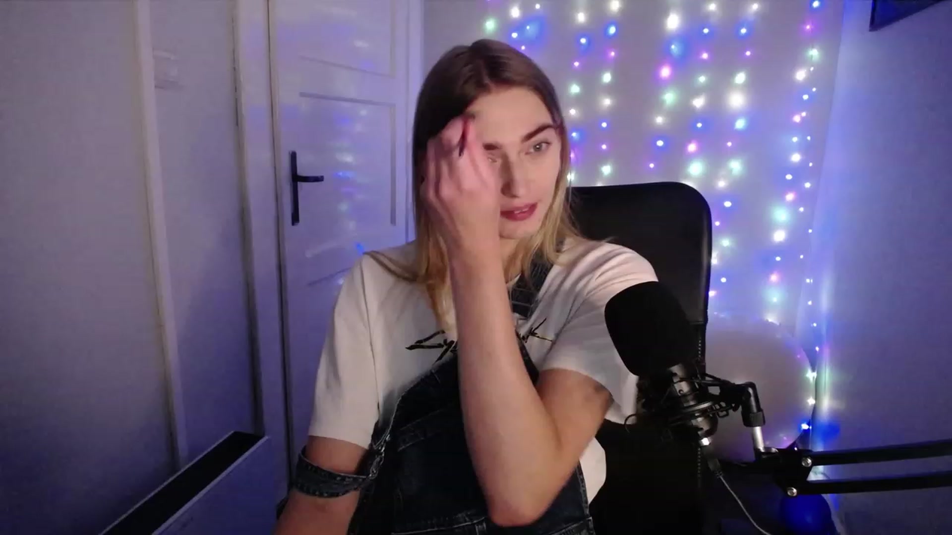 Gallery image thumbnail from PersonYouNeed's myfreecams stream on, 10/09/2023, 12:47 image 4 of 20
