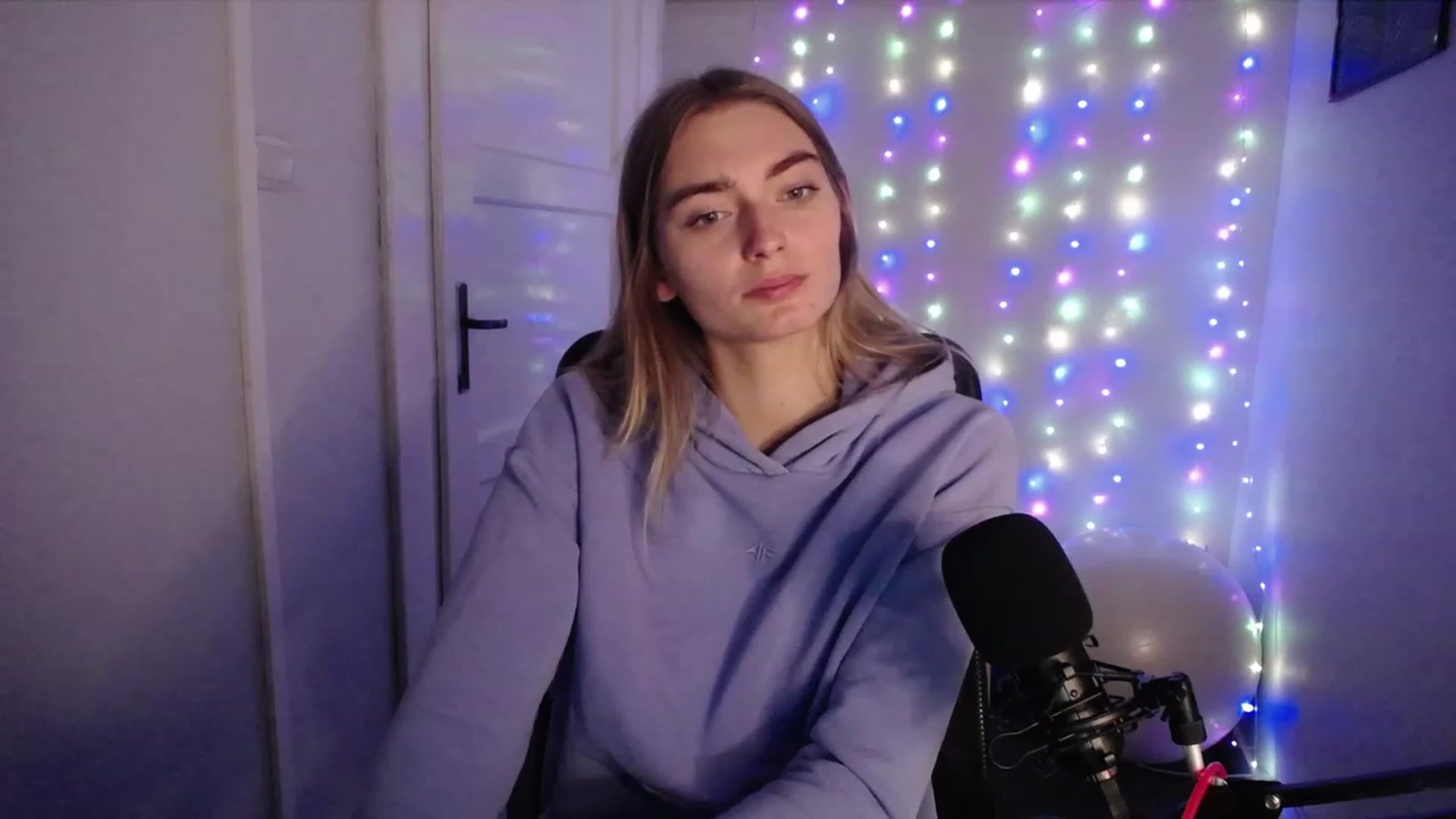 Gallery image thumbnail from PersonYouNeed's myfreecams stream on, 10/10/2023, 07:32 image 16 of 20