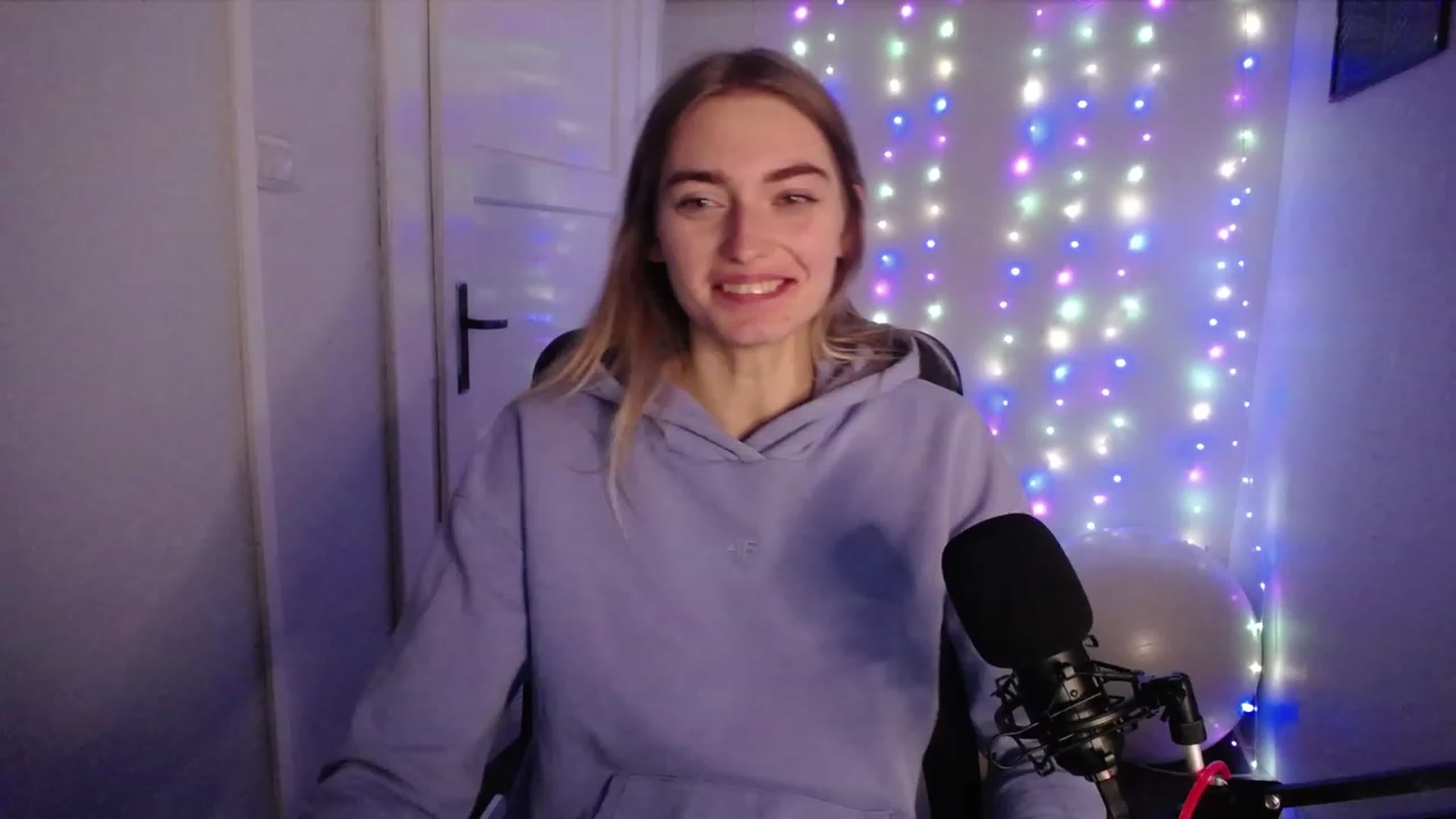 Gallery image thumbnail from PersonYouNeed's myfreecams stream on, 10/10/2023, 07:32 image 11 of 20