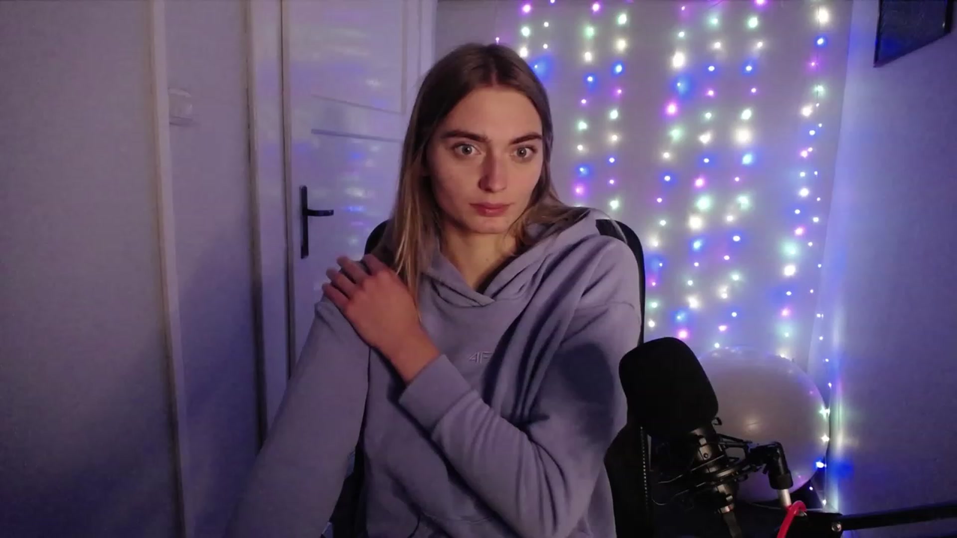 Gallery image thumbnail from PersonYouNeed's myfreecams stream on, 10/10/2023, 07:32 image 17 of 20