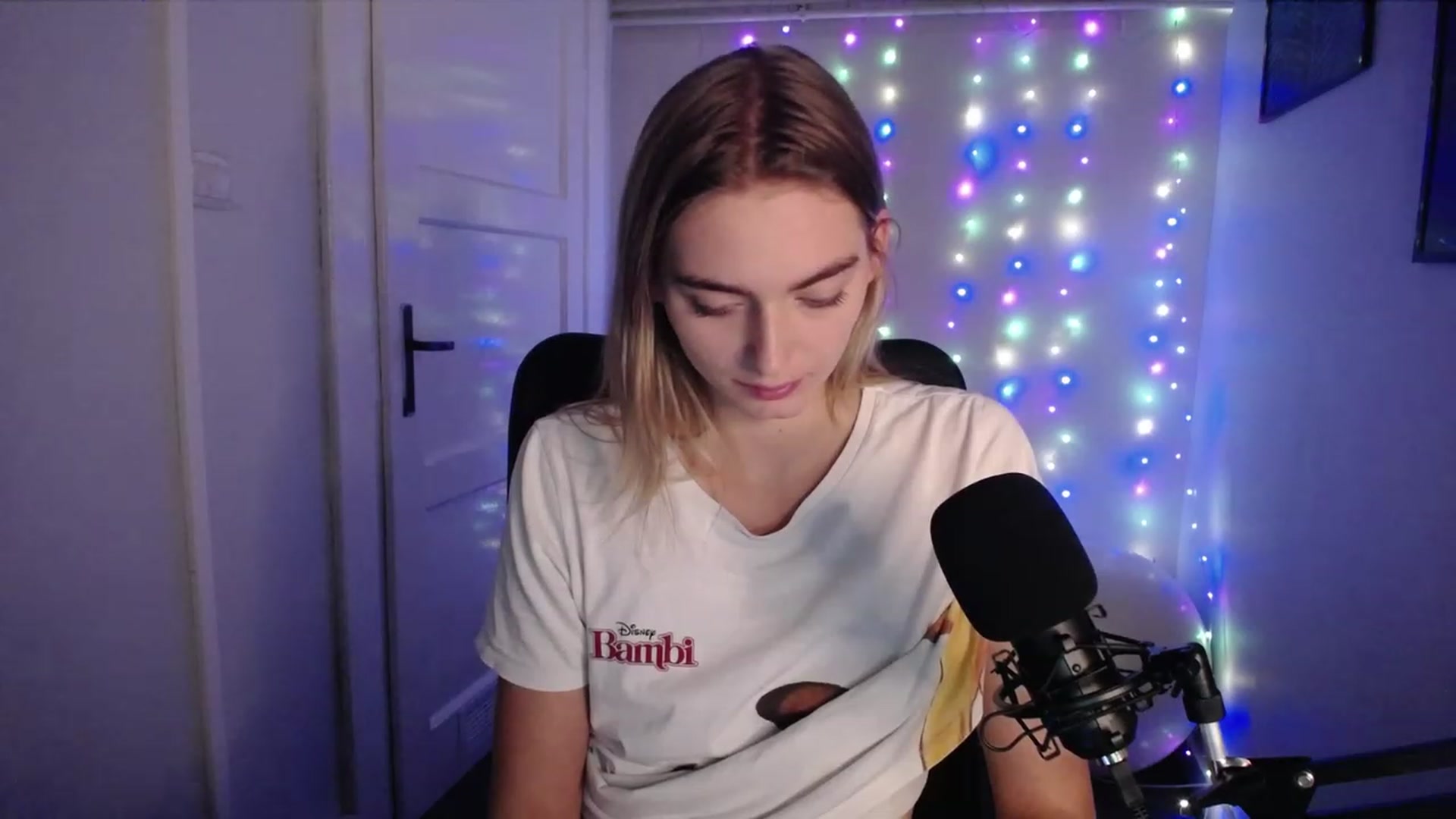 Gallery image thumbnail from PersonYouNeed's myfreecams stream on, 10/11/2023, 13:34 image 19 of 20