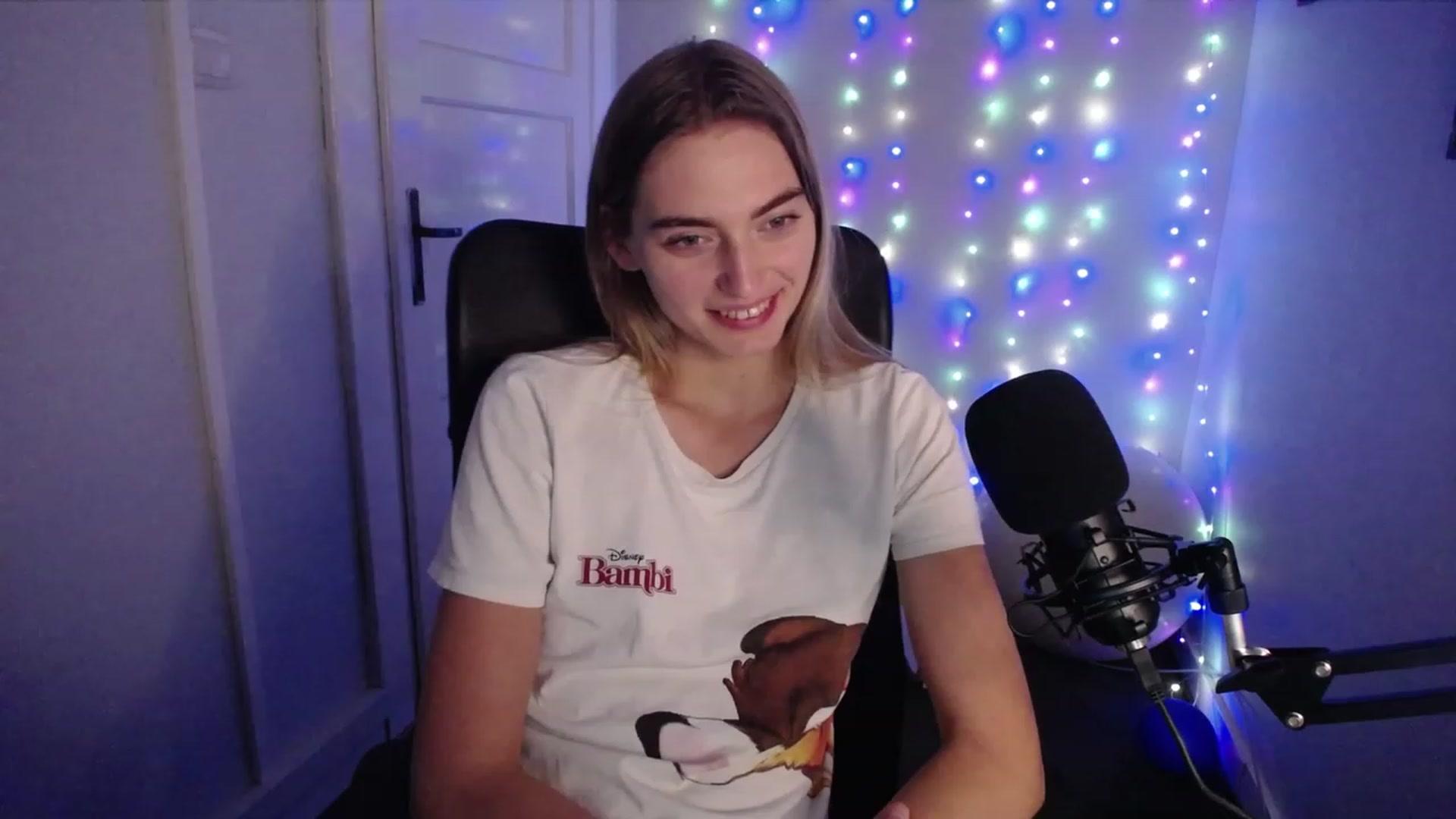 Gallery image thumbnail from PersonYouNeed's myfreecams stream on, 10/11/2023, 14:18 image 2 of 20