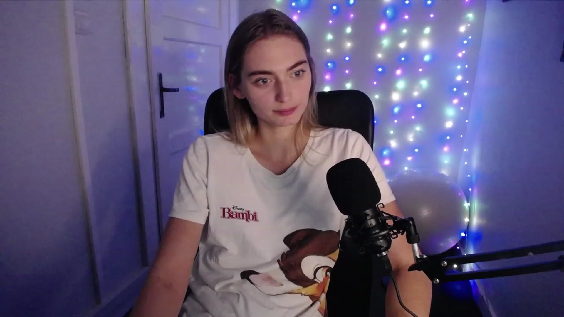 Gallery image thumbnail from PersonYouNeed's myfreecams stream on, 10/11/2023, 14:18 image 6 of 20