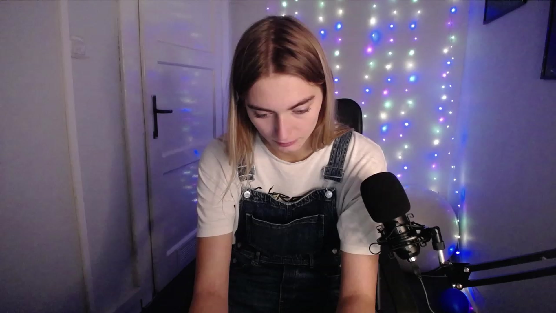 Gallery image thumbnail from PersonYouNeed's myfreecams stream on, 10/12/2023, 14:35 image 10 of 20