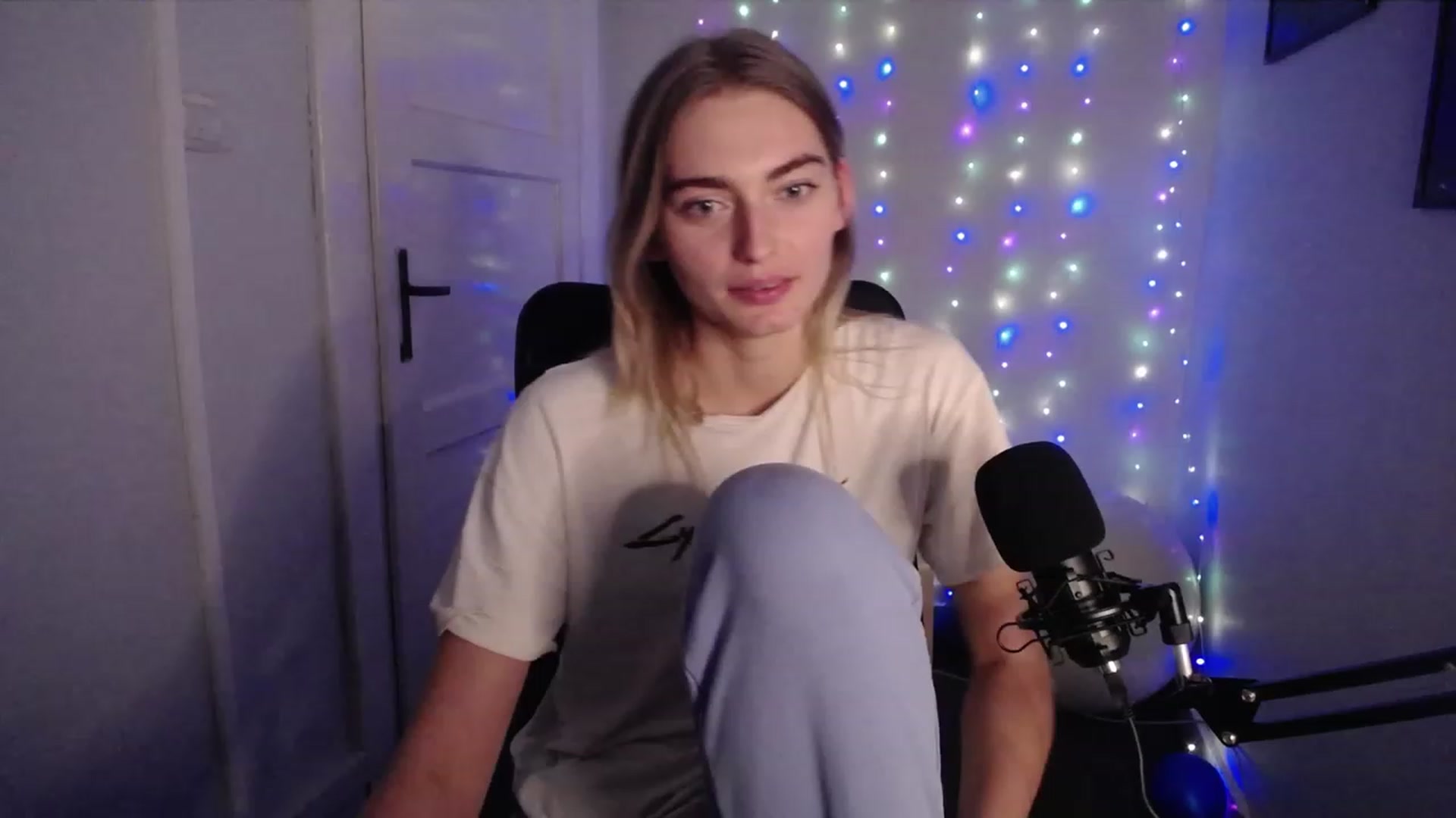 Gallery image thumbnail from PersonYouNeed's myfreecams stream on, 10/13/2023, 14:29 image 19 of 20