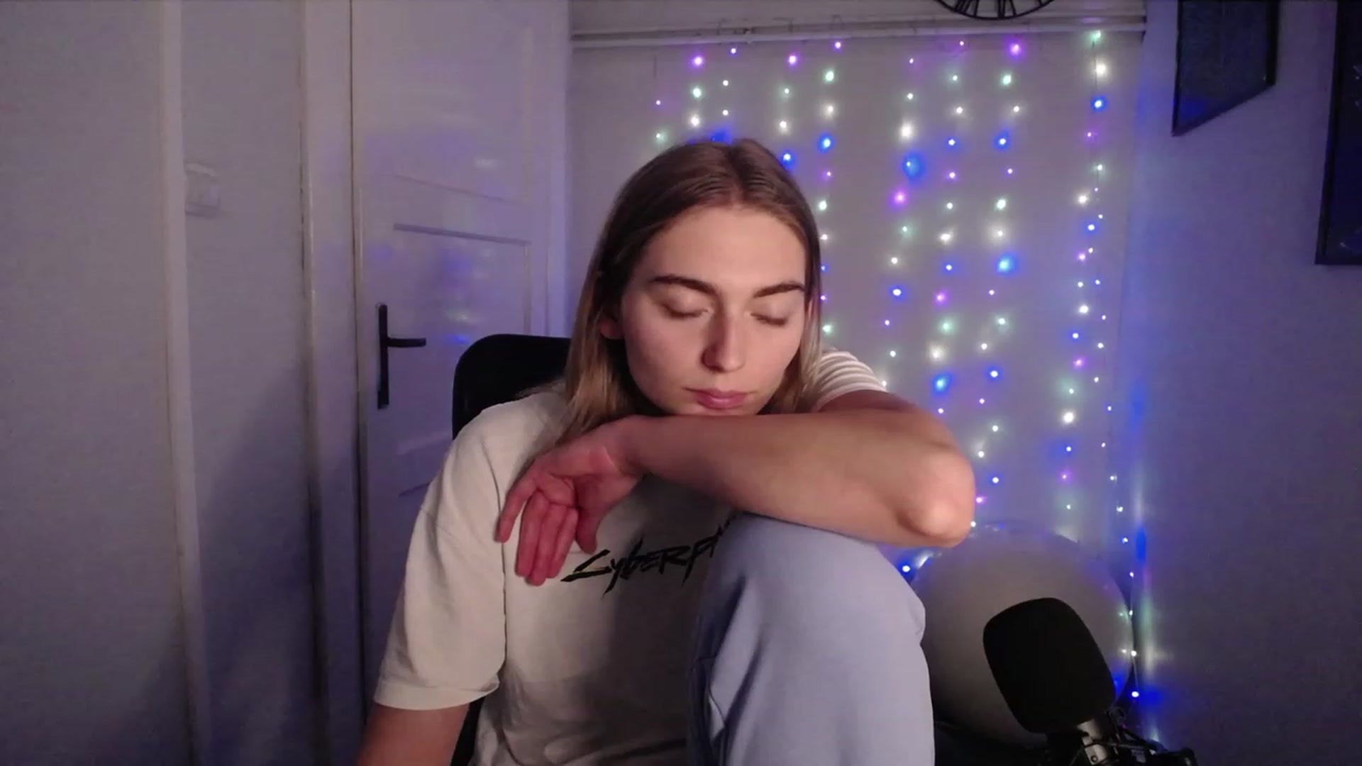 Gallery image thumbnail from PersonYouNeed's myfreecams stream on, 10/13/2023, 14:29 image 14 of 20
