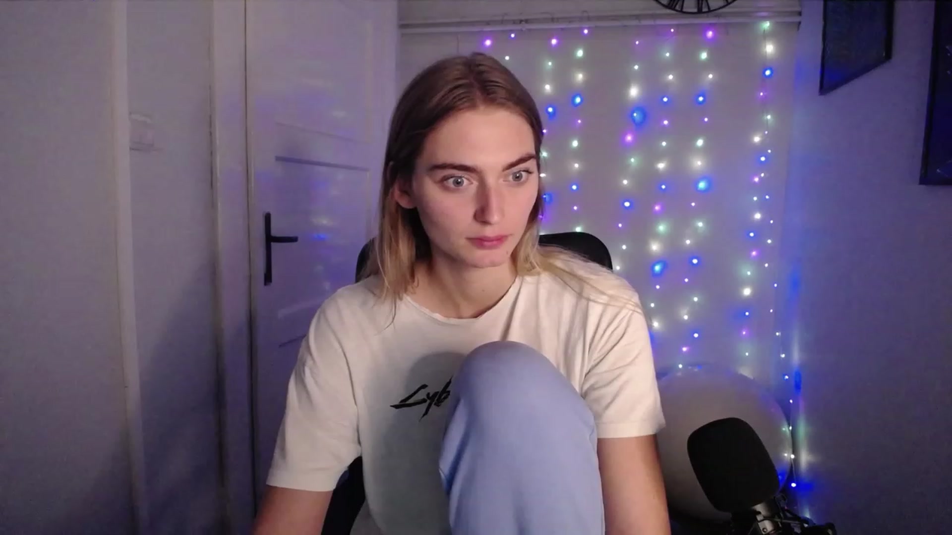 Gallery image thumbnail from PersonYouNeed's myfreecams stream on, 10/13/2023, 14:29 image 7 of 20