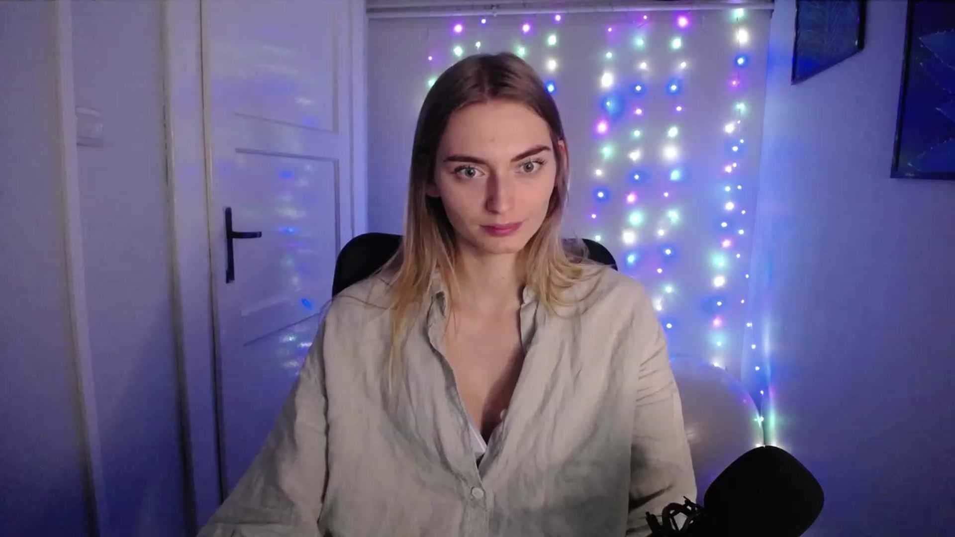 Gallery image thumbnail from PersonYouNeed's myfreecams stream on, 10/23/2023, 14:00 image 16 of 20