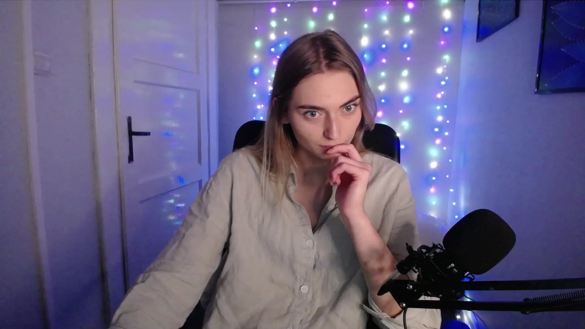 Gallery image thumbnail from PersonYouNeed's myfreecams stream on, 10/23/2023, 14:00 image 7 of 20