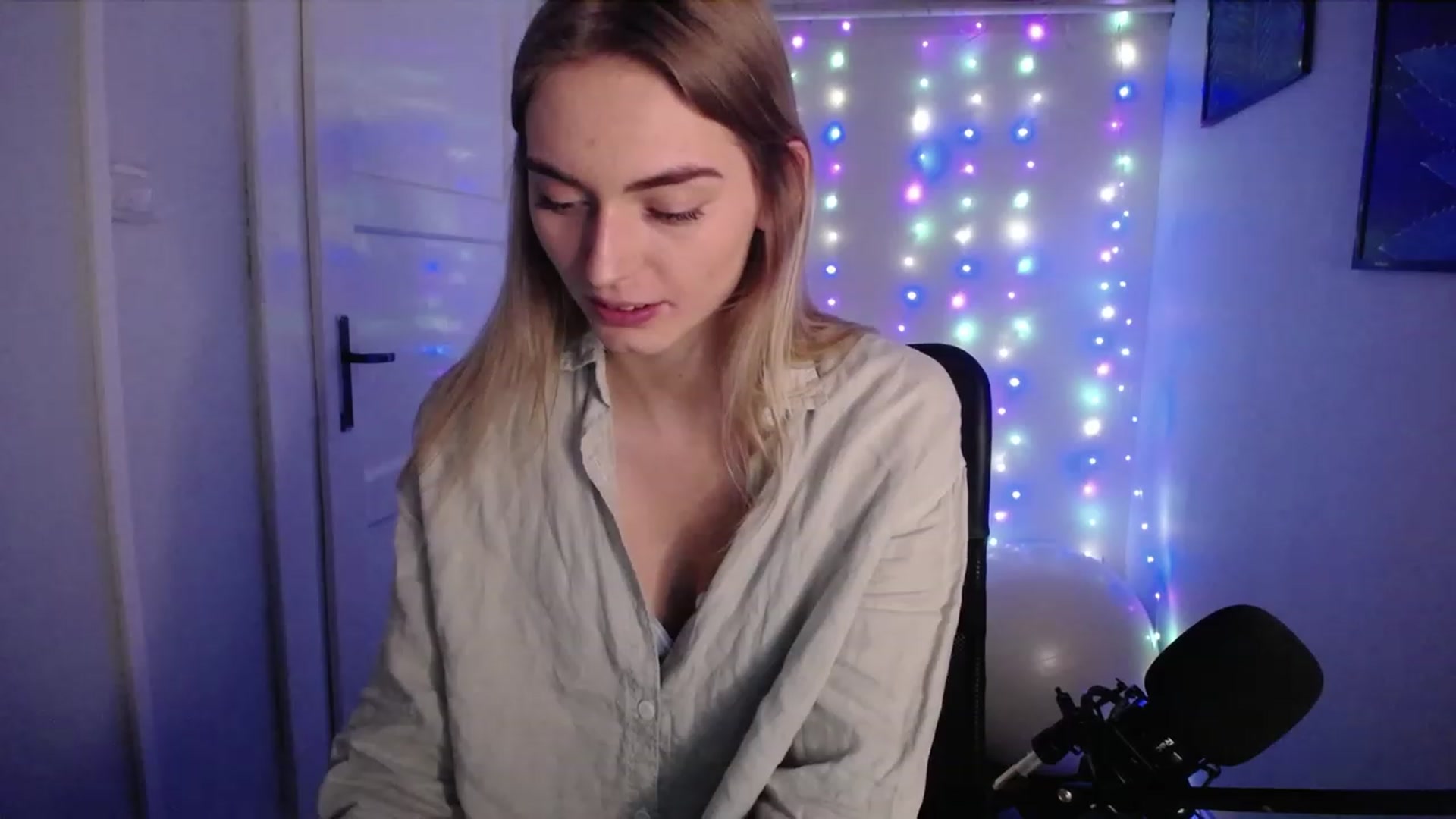 Gallery image thumbnail from PersonYouNeed's myfreecams stream on, 10/23/2023, 14:00 image 11 of 20