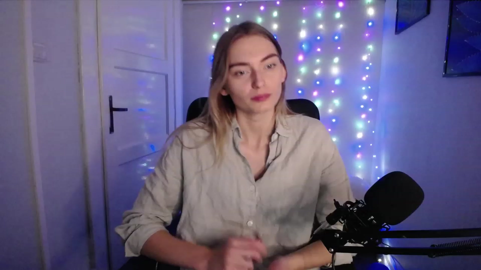 Gallery image thumbnail from PersonYouNeed's myfreecams stream on, 10/23/2023, 14:00 image 2 of 20