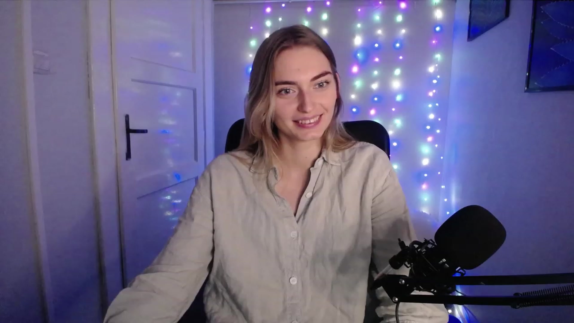 Gallery image thumbnail from PersonYouNeed's myfreecams stream on, 10/23/2023, 14:00 image 9 of 20