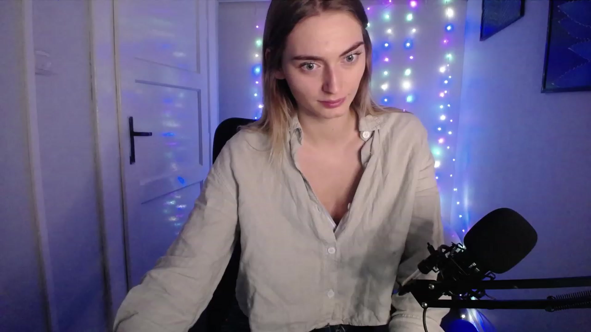 Gallery image thumbnail from PersonYouNeed's myfreecams stream on, 10/23/2023, 14:00 image 10 of 20