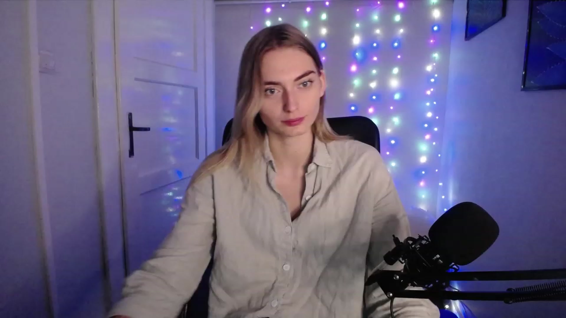 Gallery image thumbnail from PersonYouNeed's myfreecams stream on, 10/23/2023, 14:00 image 4 of 20