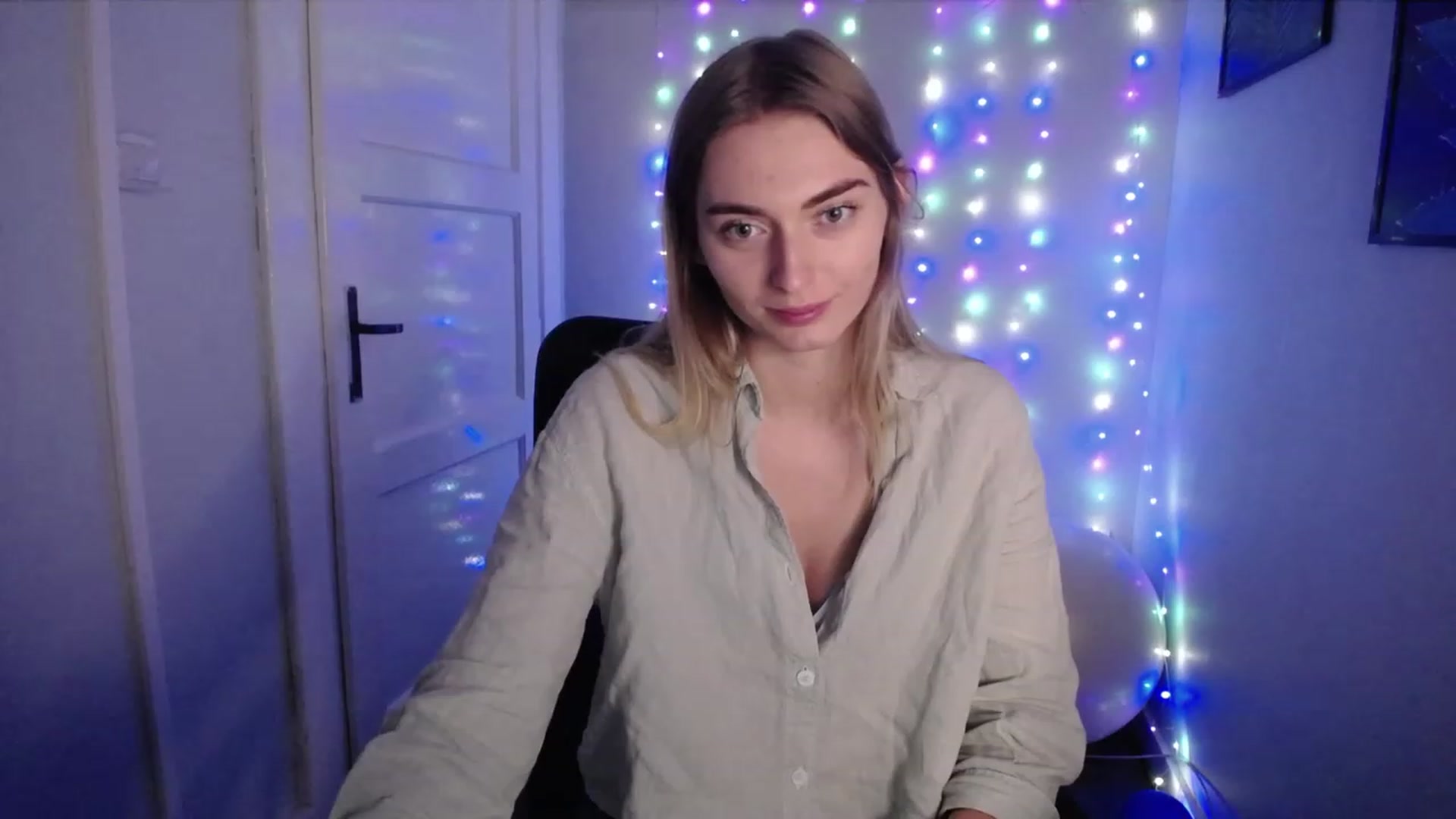 Gallery image thumbnail from PersonYouNeed's myfreecams stream on, 10/23/2023, 15:33 image 12 of 20
