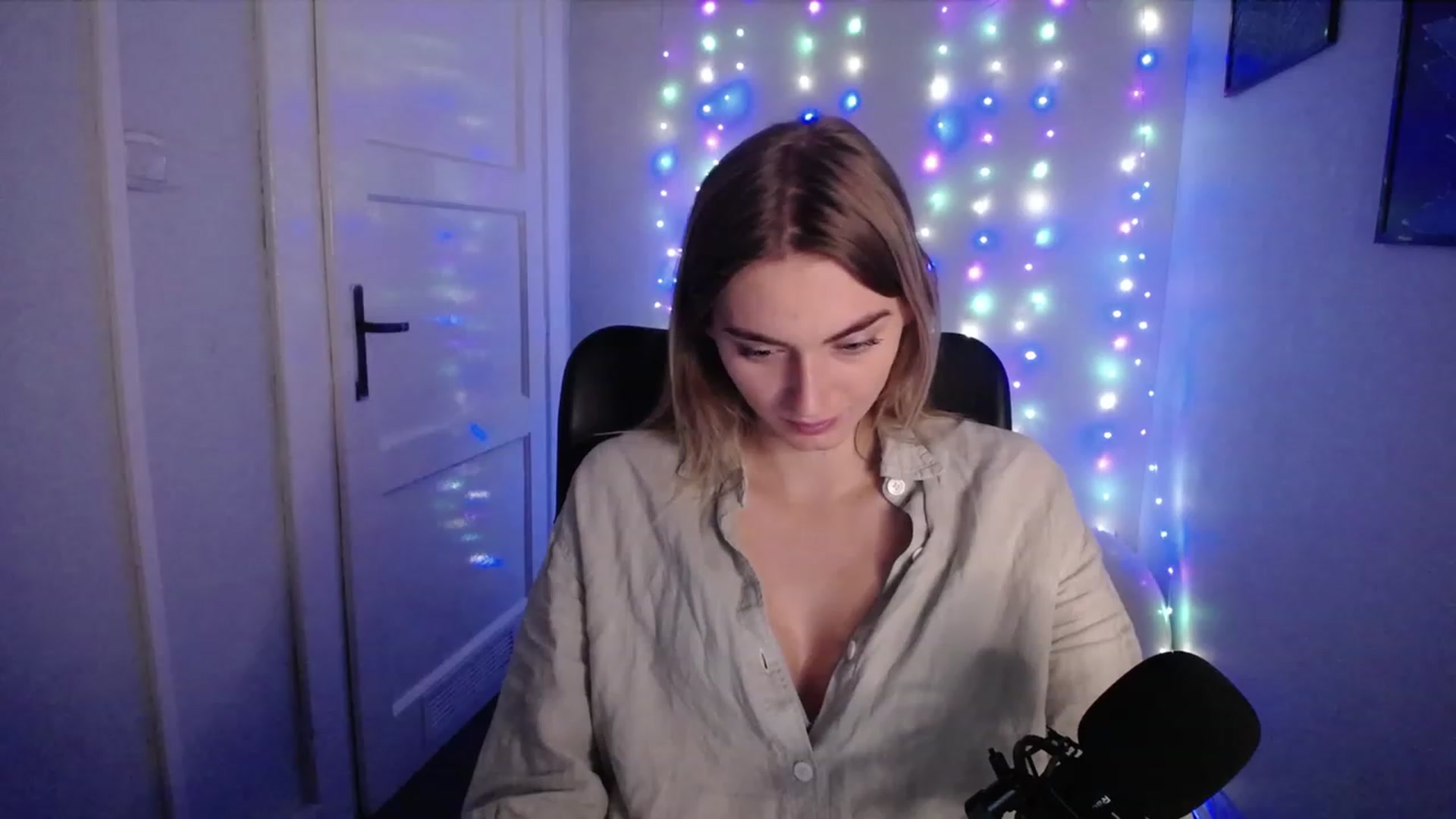 Gallery image thumbnail from PersonYouNeed's myfreecams stream on, 10/23/2023, 15:33 image 1 of 20