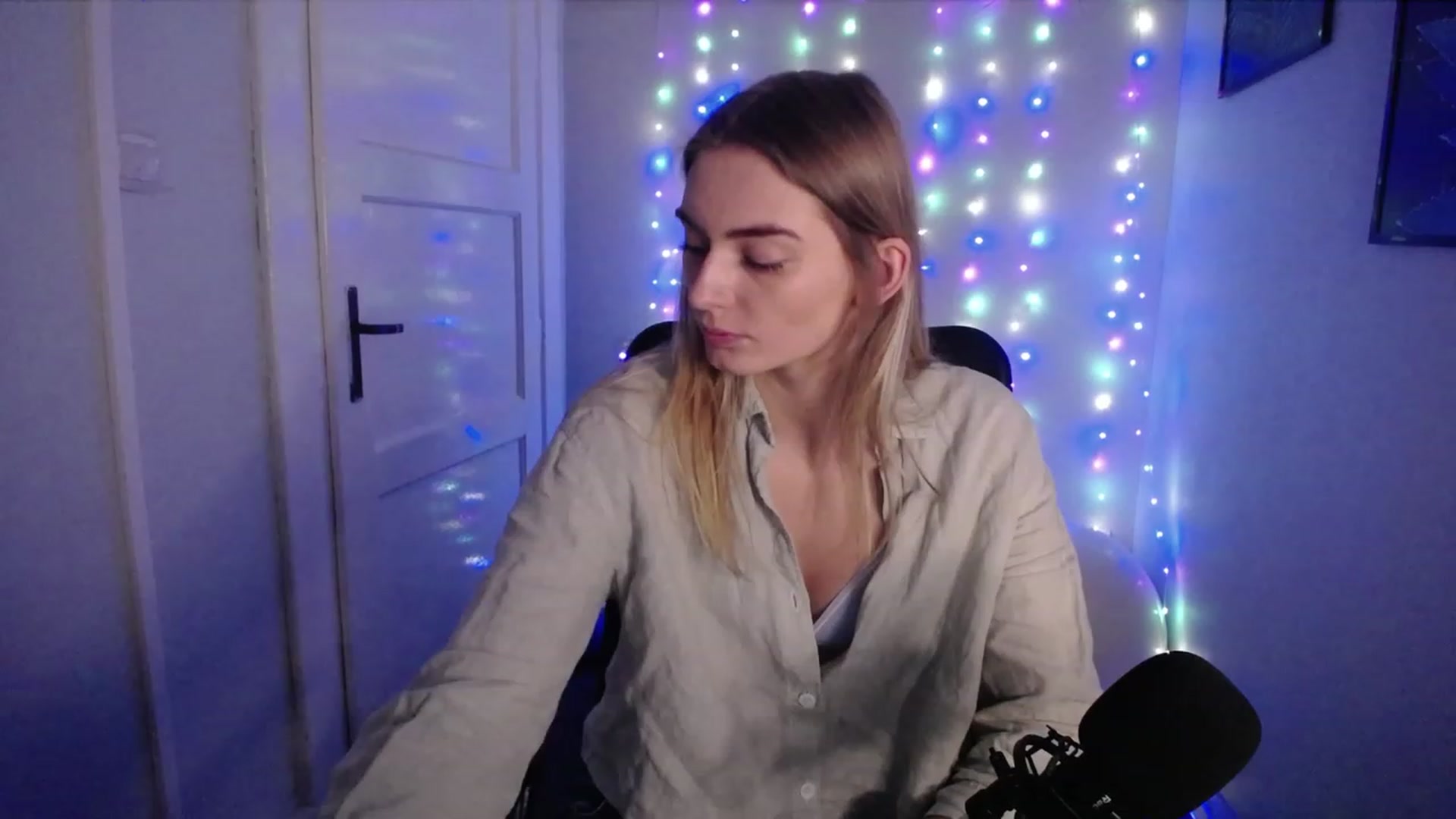 Gallery image thumbnail from PersonYouNeed's myfreecams stream on, 10/23/2023, 15:33 image 5 of 20