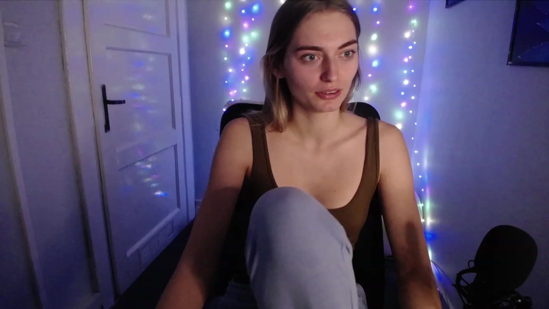 Gallery image thumbnail from PersonYouNeed's myfreecams stream on, 10/26/2023, 13:34 image 14 of 20